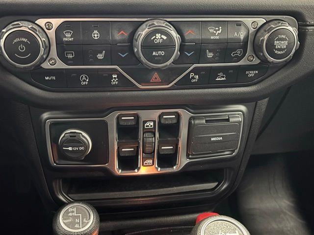 2024 Jeep Wrangler Sahara AWD