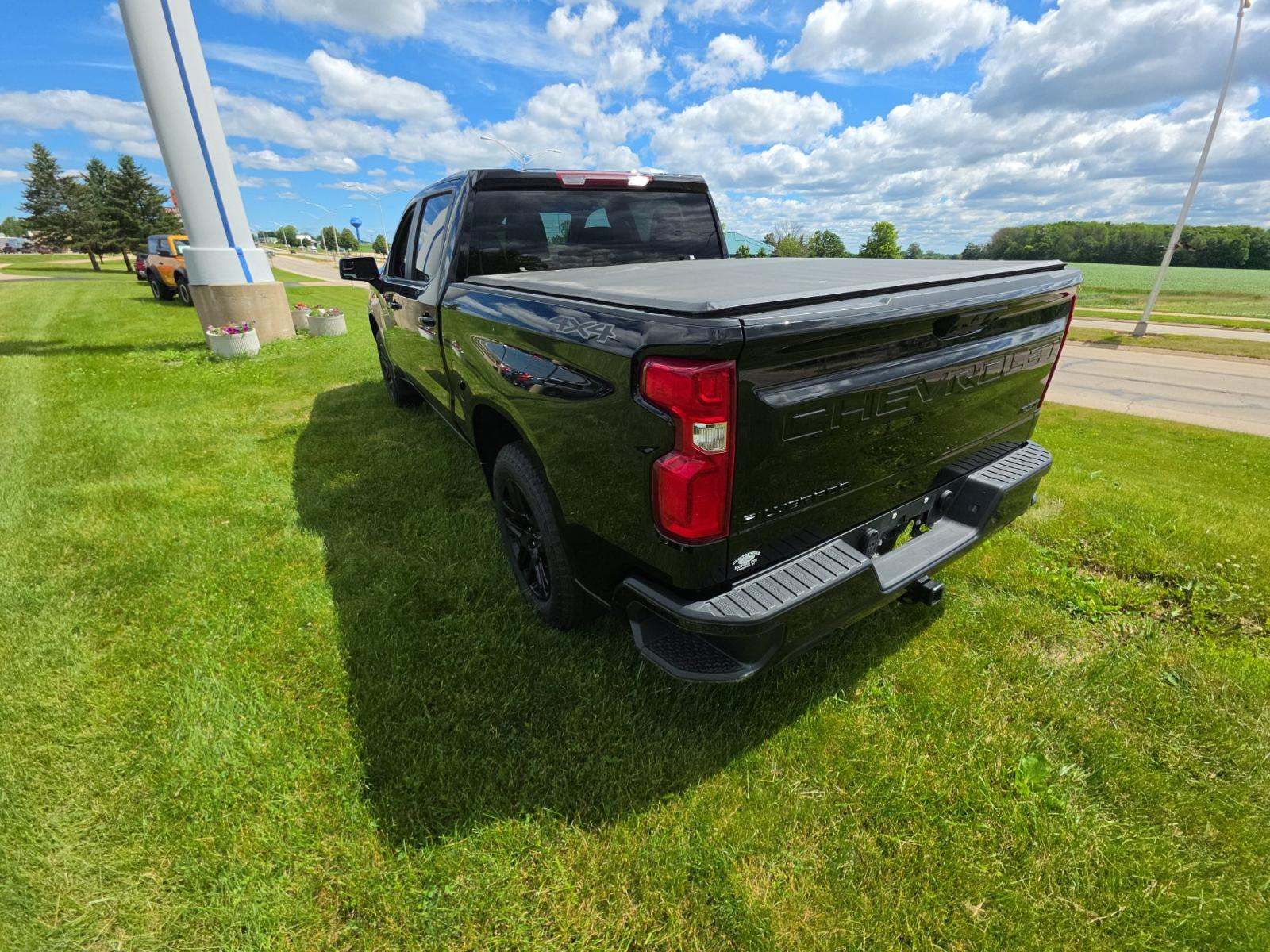 2024 Chevrolet Silverado 1500 RST AWD
