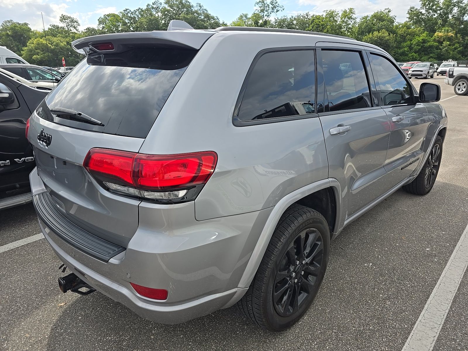 2019 Jeep Grand Cherokee Laredo Altitude Edition AWD