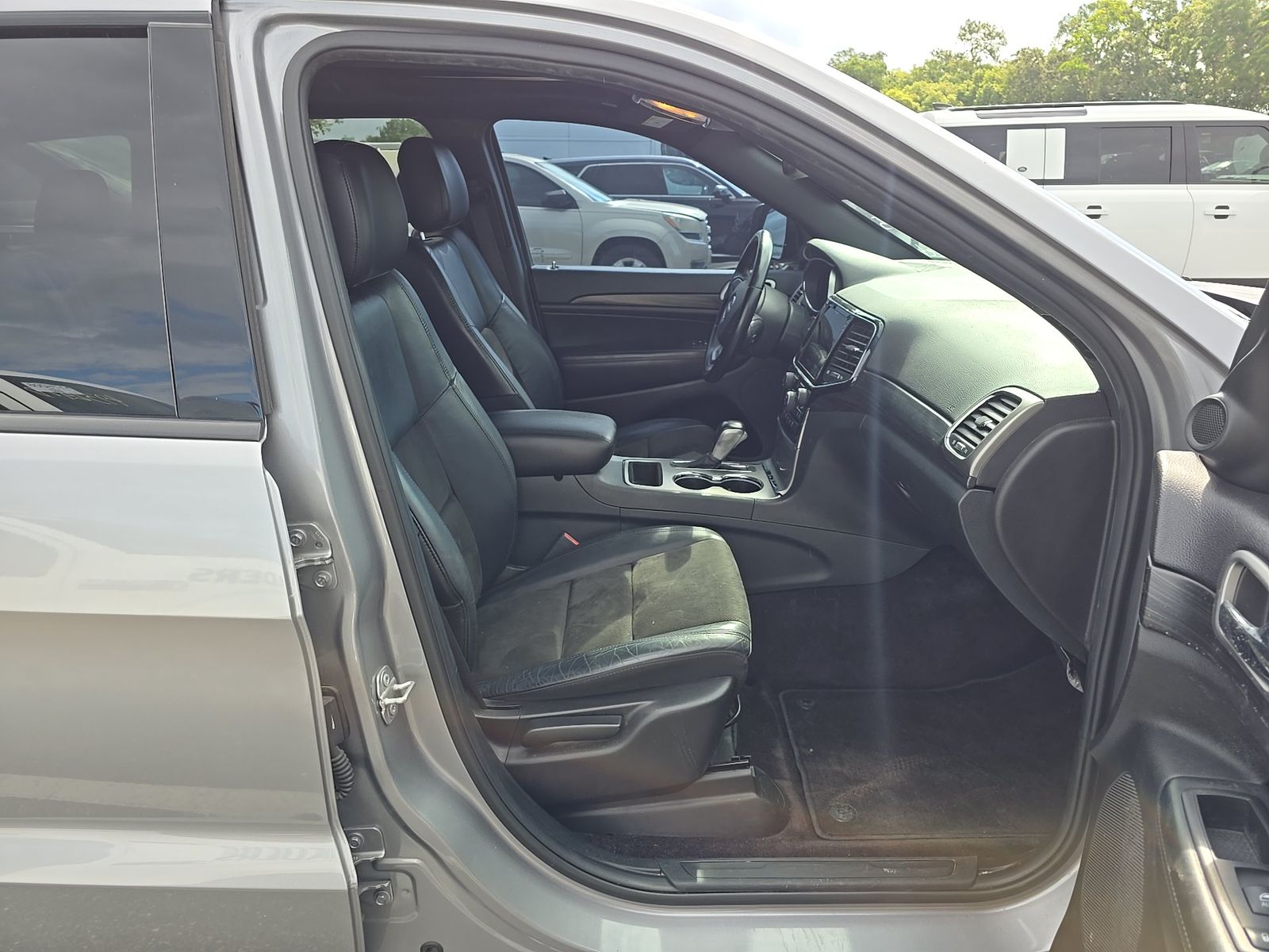 2019 Jeep Grand Cherokee Laredo Altitude Edition AWD