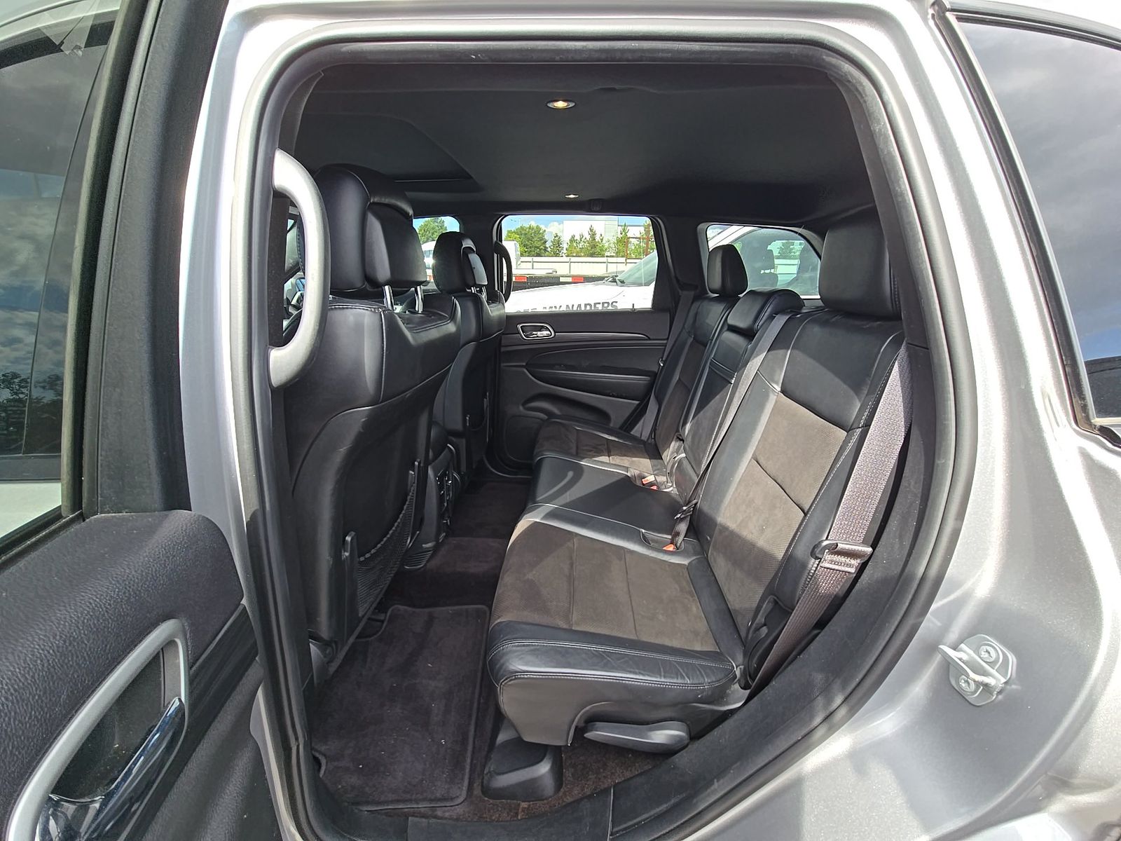 2019 Jeep Grand Cherokee Laredo Altitude Edition AWD