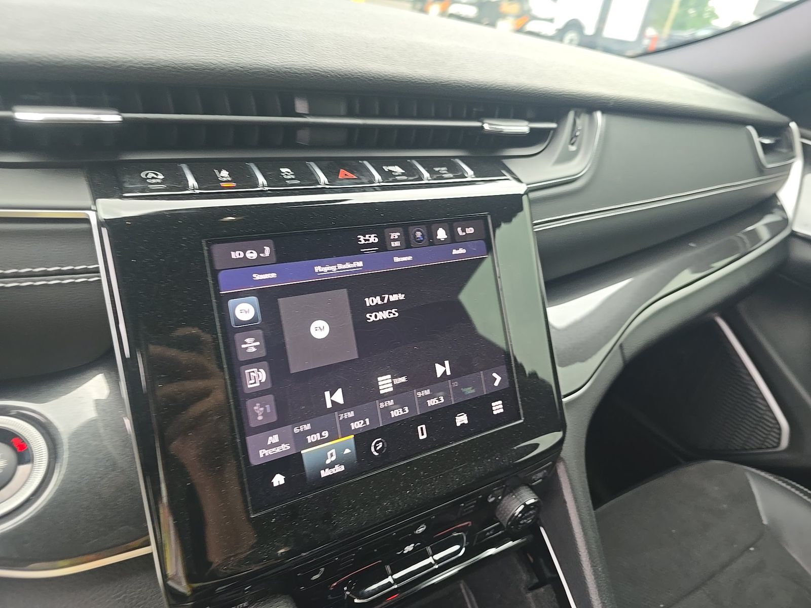 2022 Jeep Grand Cherokee Altitude AWD
