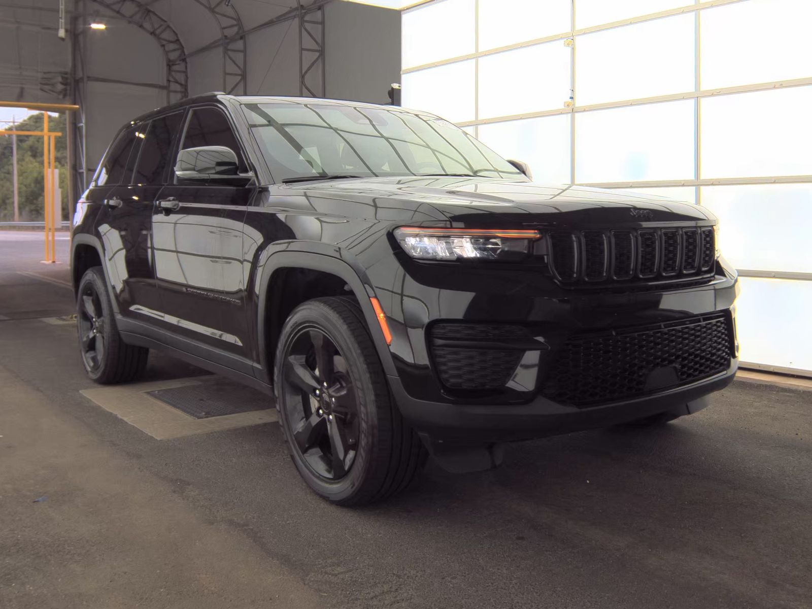 2022 Jeep Grand Cherokee Altitude AWD