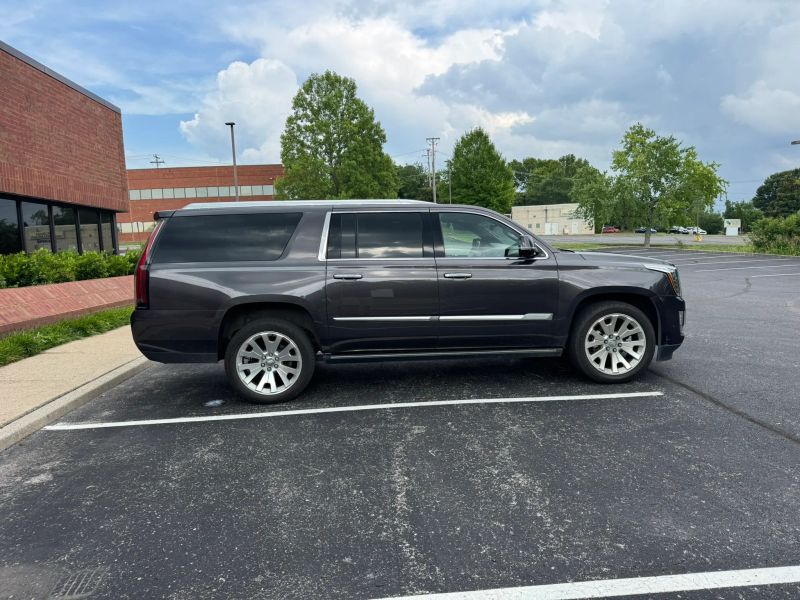 2018 Cadillac Escalade ESV Platinum AWD