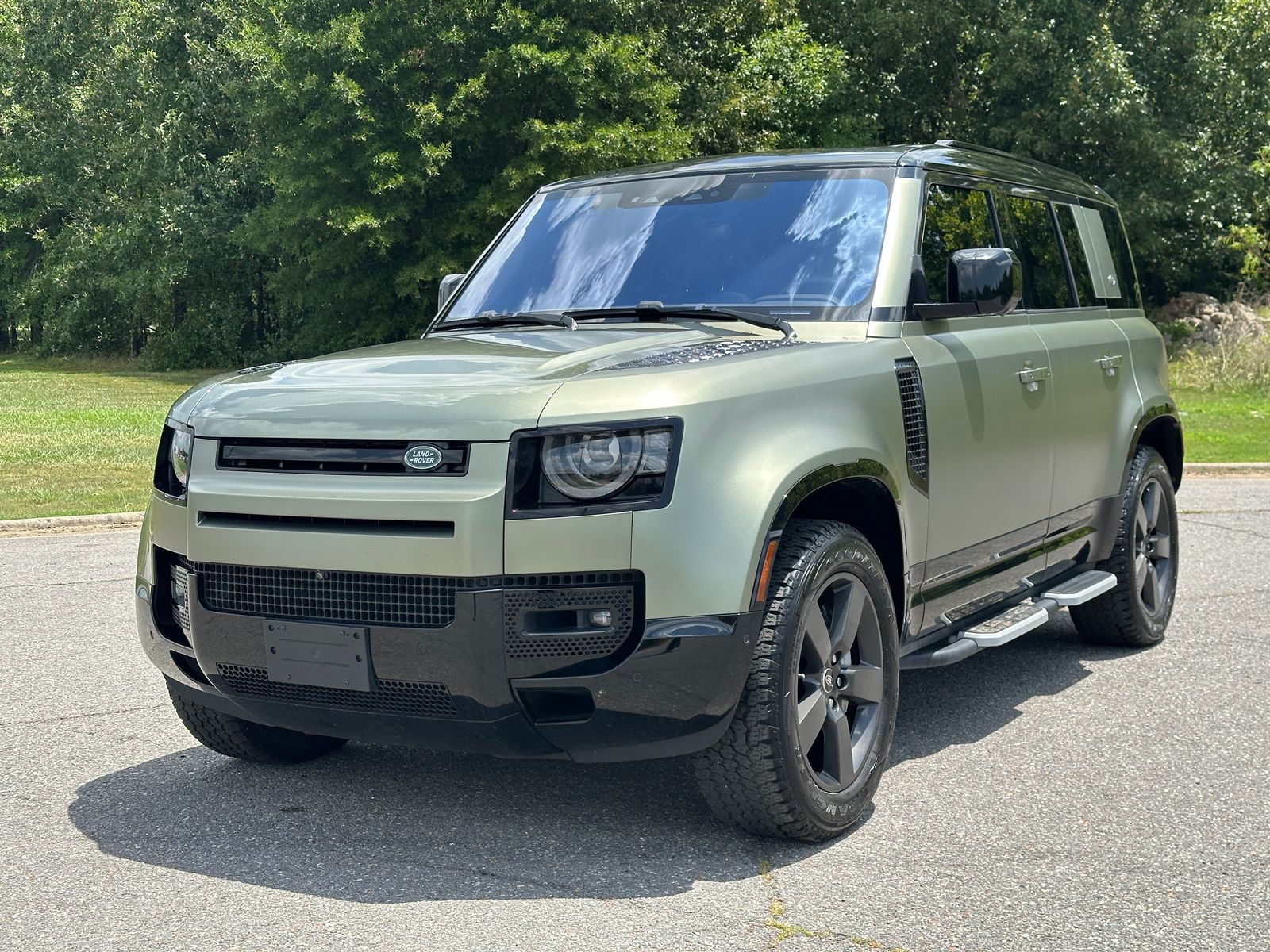 2024 Land Rover Defender 110 X-Dynamic SE AWD