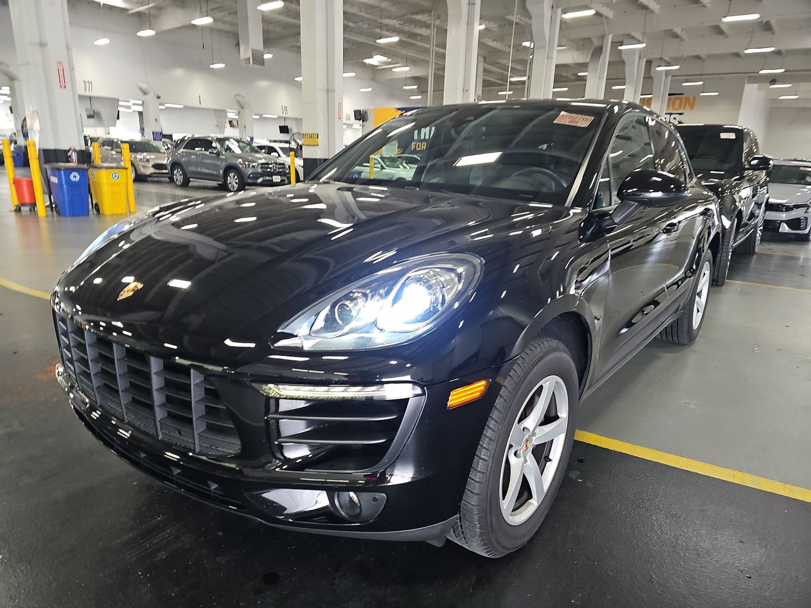 2018 Porsche Macan Base AWD