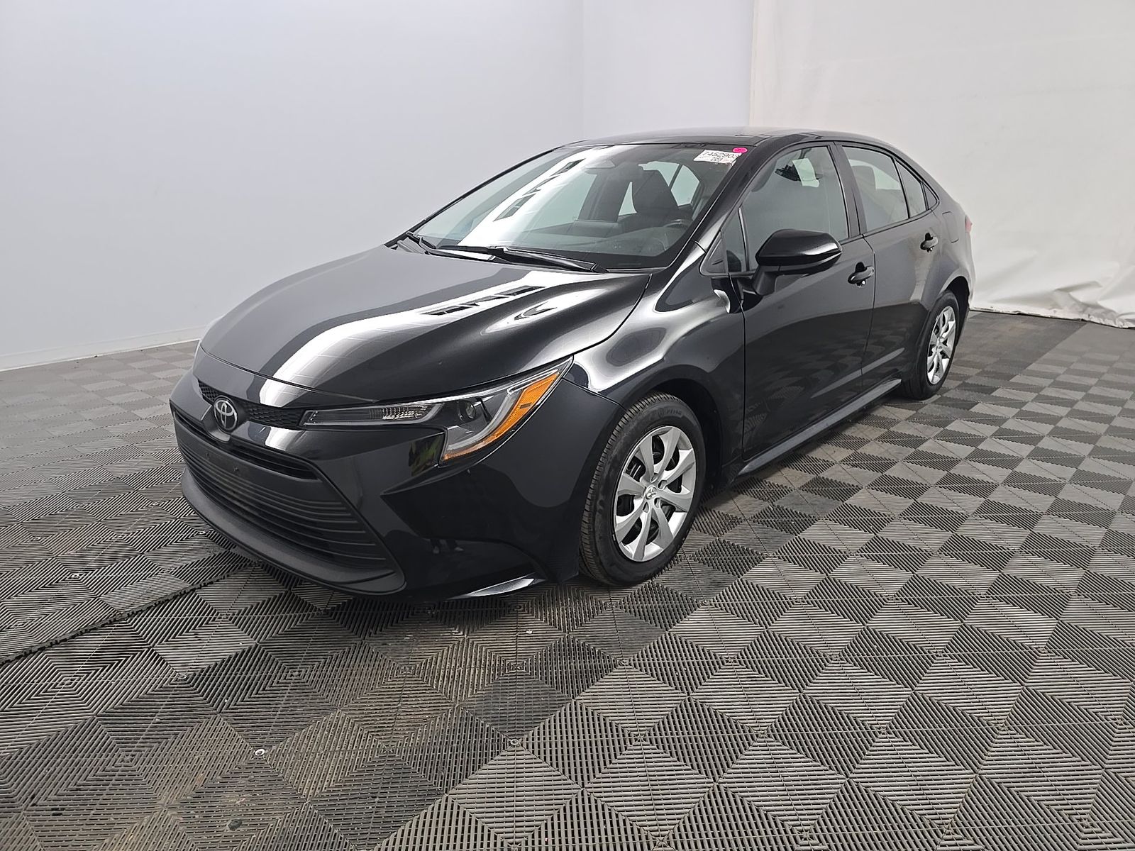 2025 Toyota Corolla LE FWD