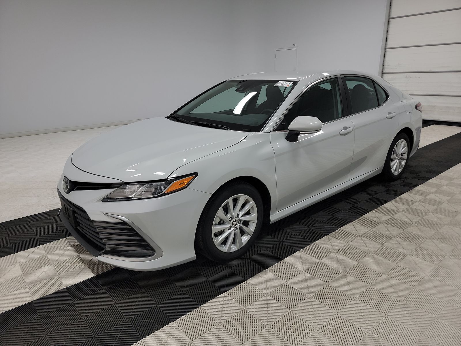 2024 Toyota Camry LE FWD