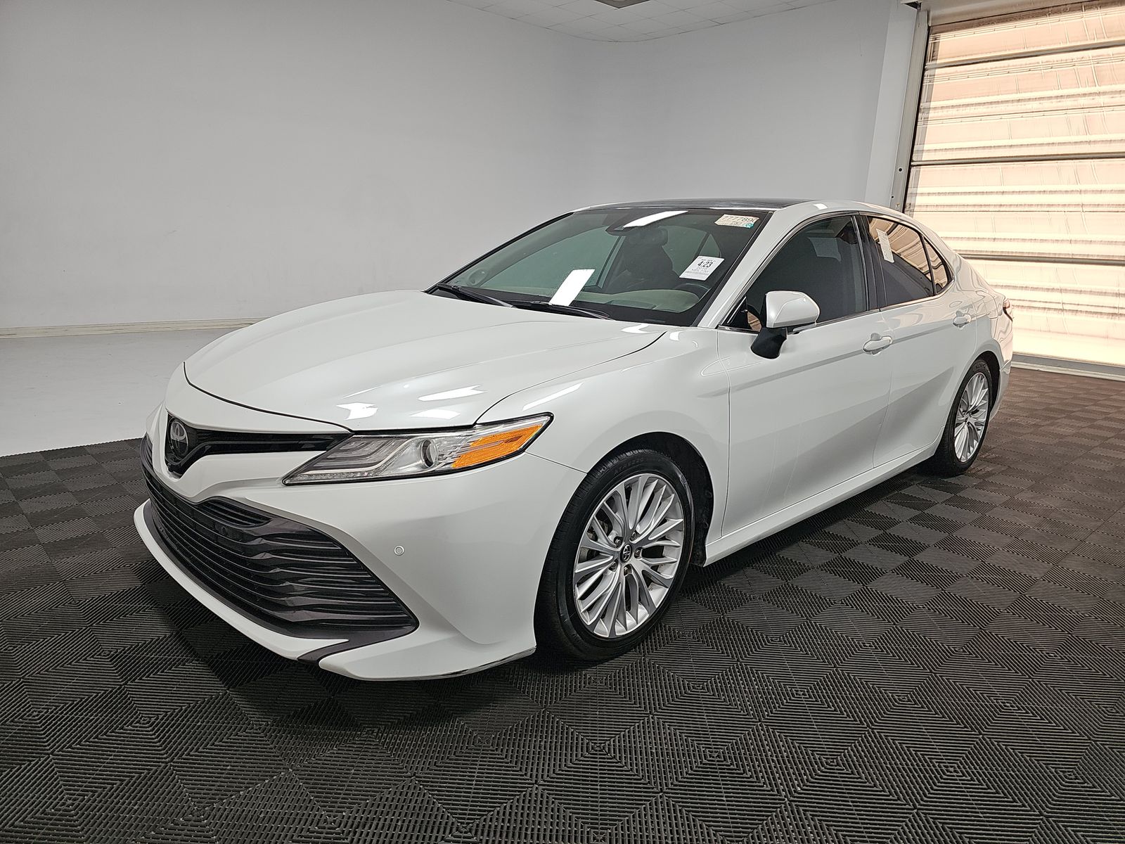 2019 Toyota Camry XLE FWD