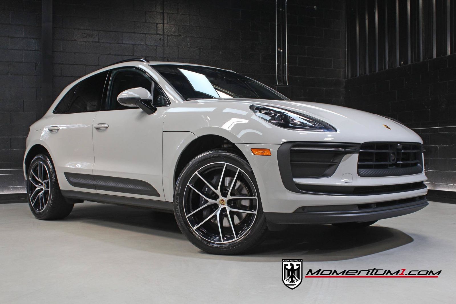 2025 Porsche Macan Base AWD