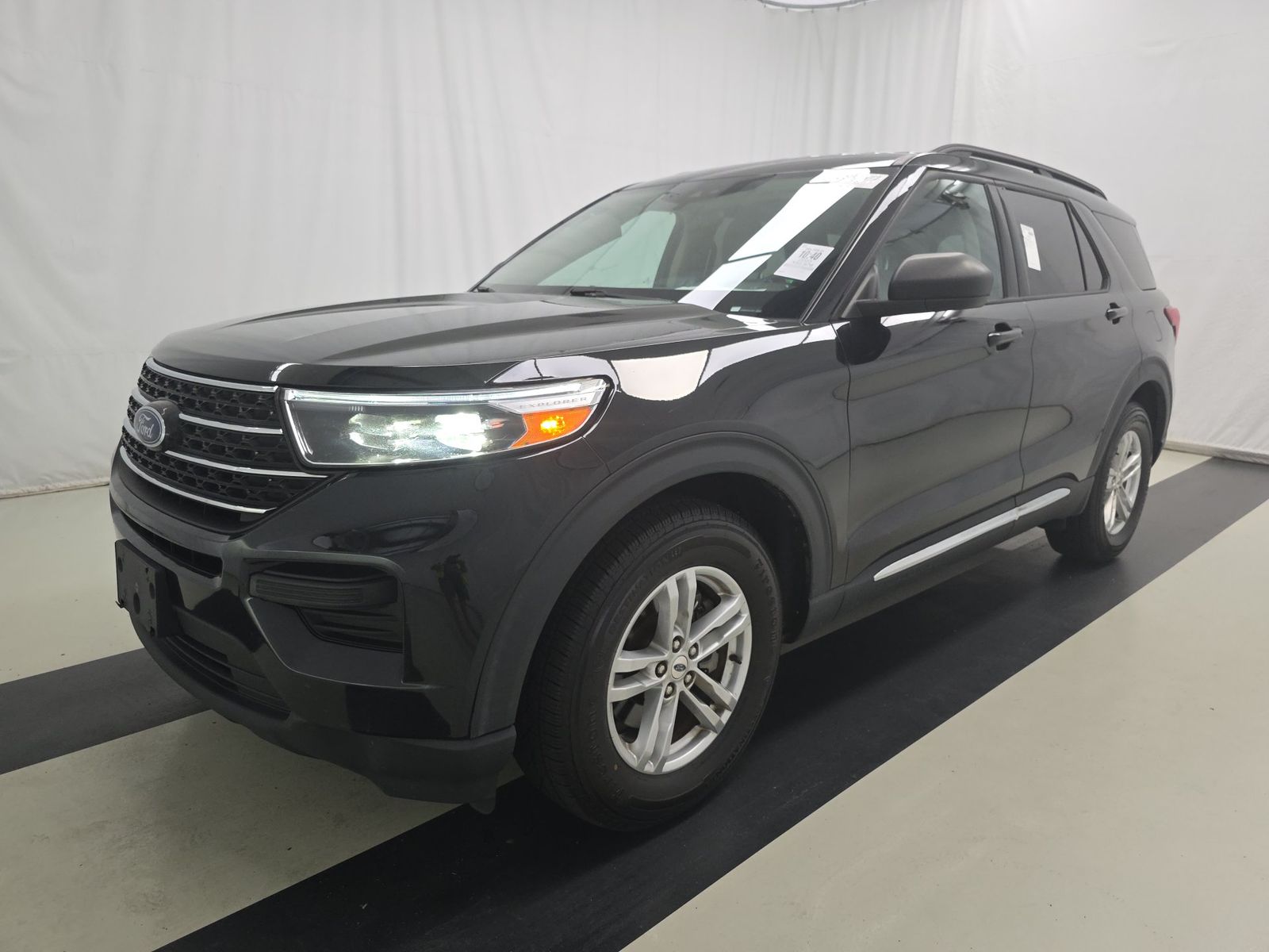 2023 Ford Explorer XLT RWD