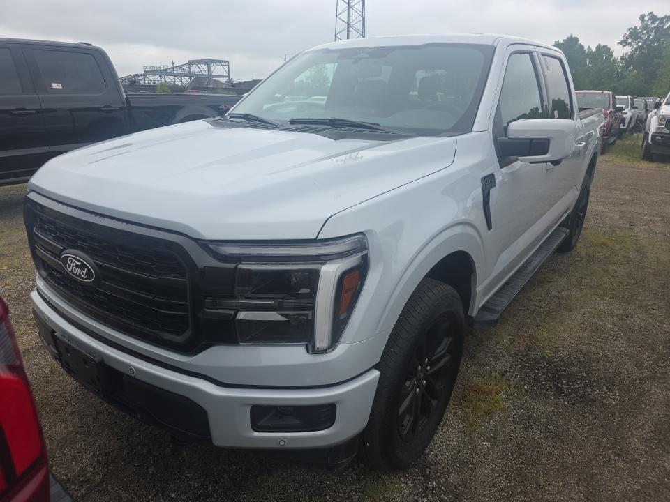 2025 Ford F-150 Lariat AWD