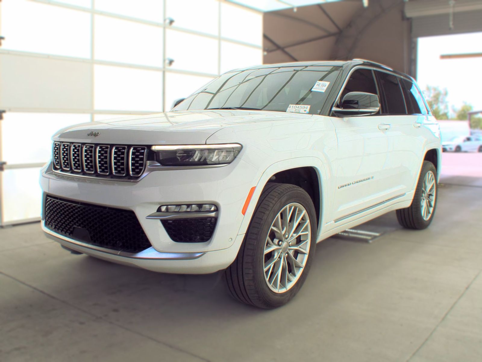 2023 Jeep Grand Cherokee Summit AWD