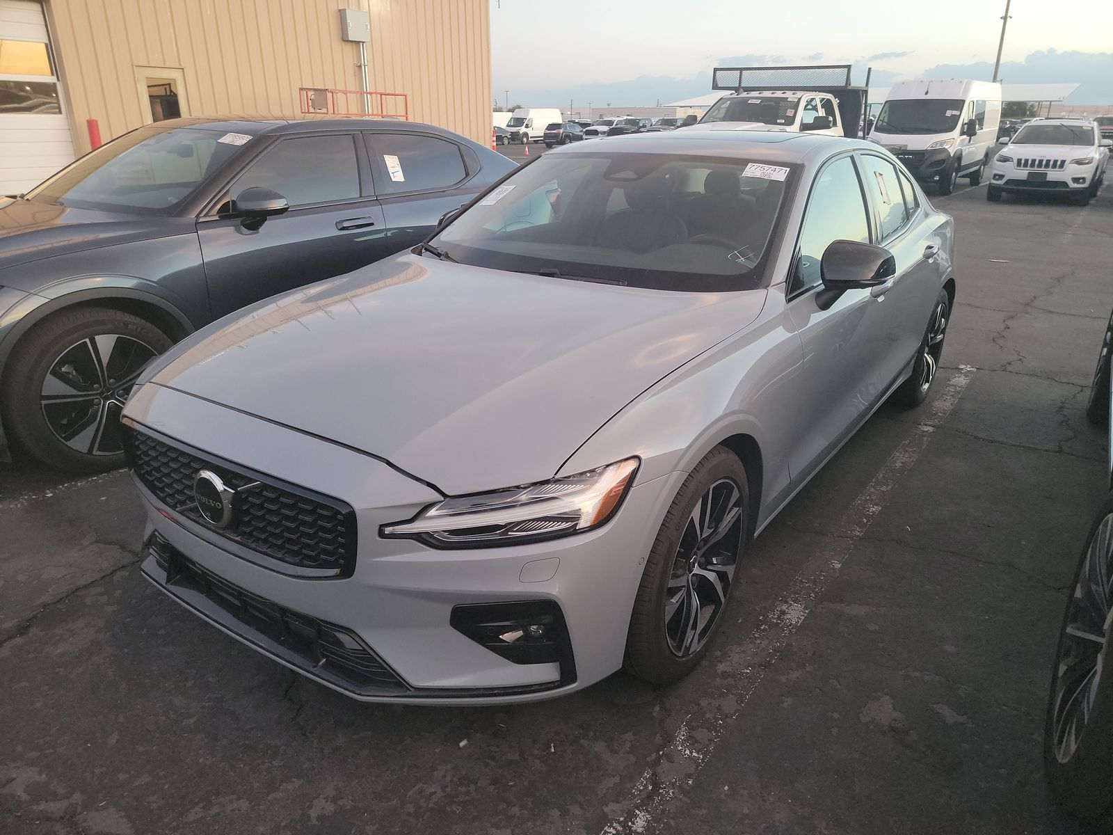 2025 Volvo S60 B5 Plus FWD