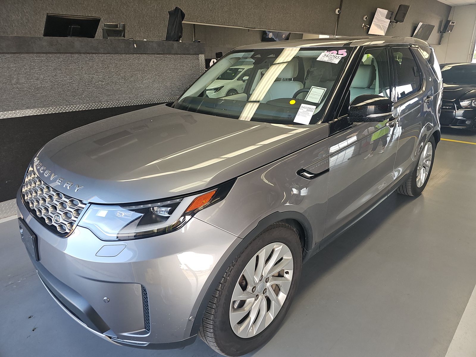 2025 Land Rover Discovery S AWD