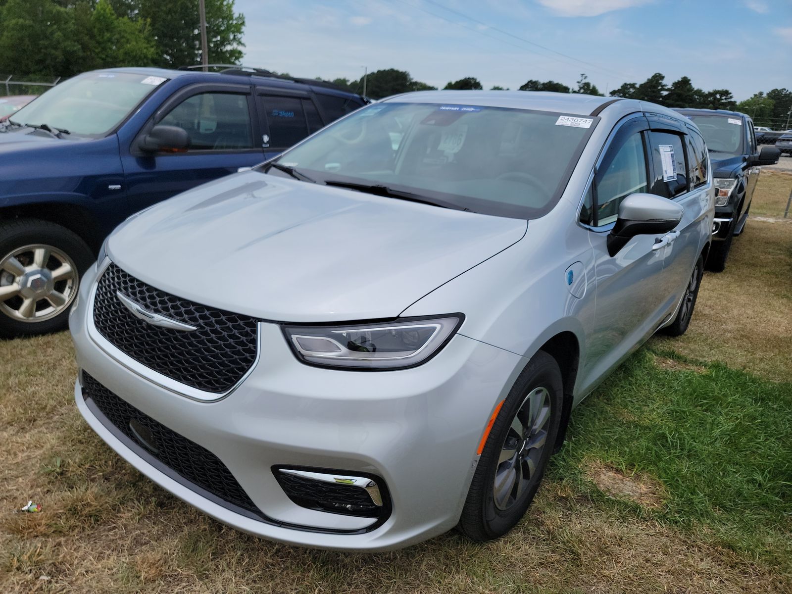 2023 Chrysler Pacifica Hybrid Touring L FWD