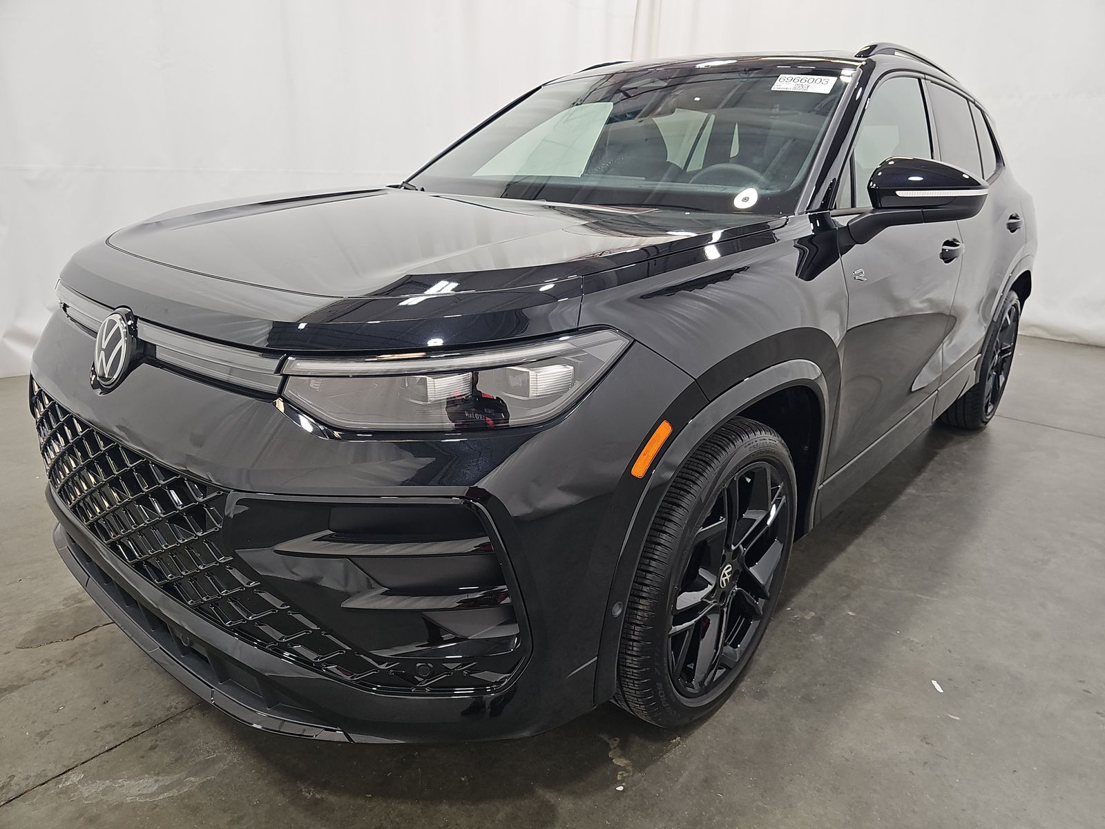 2026 Volkswagen Tiguan 2.0T SE R-Line Black FWD