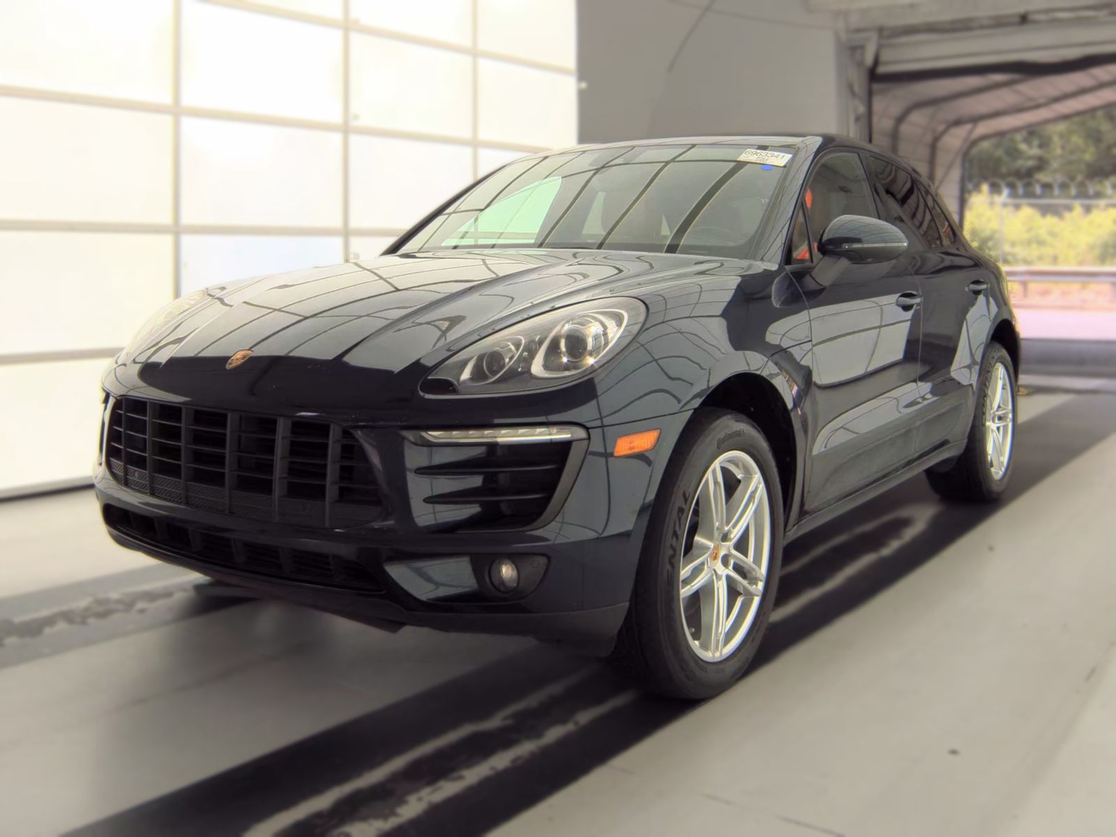 2017 Porsche Macan Base AWD