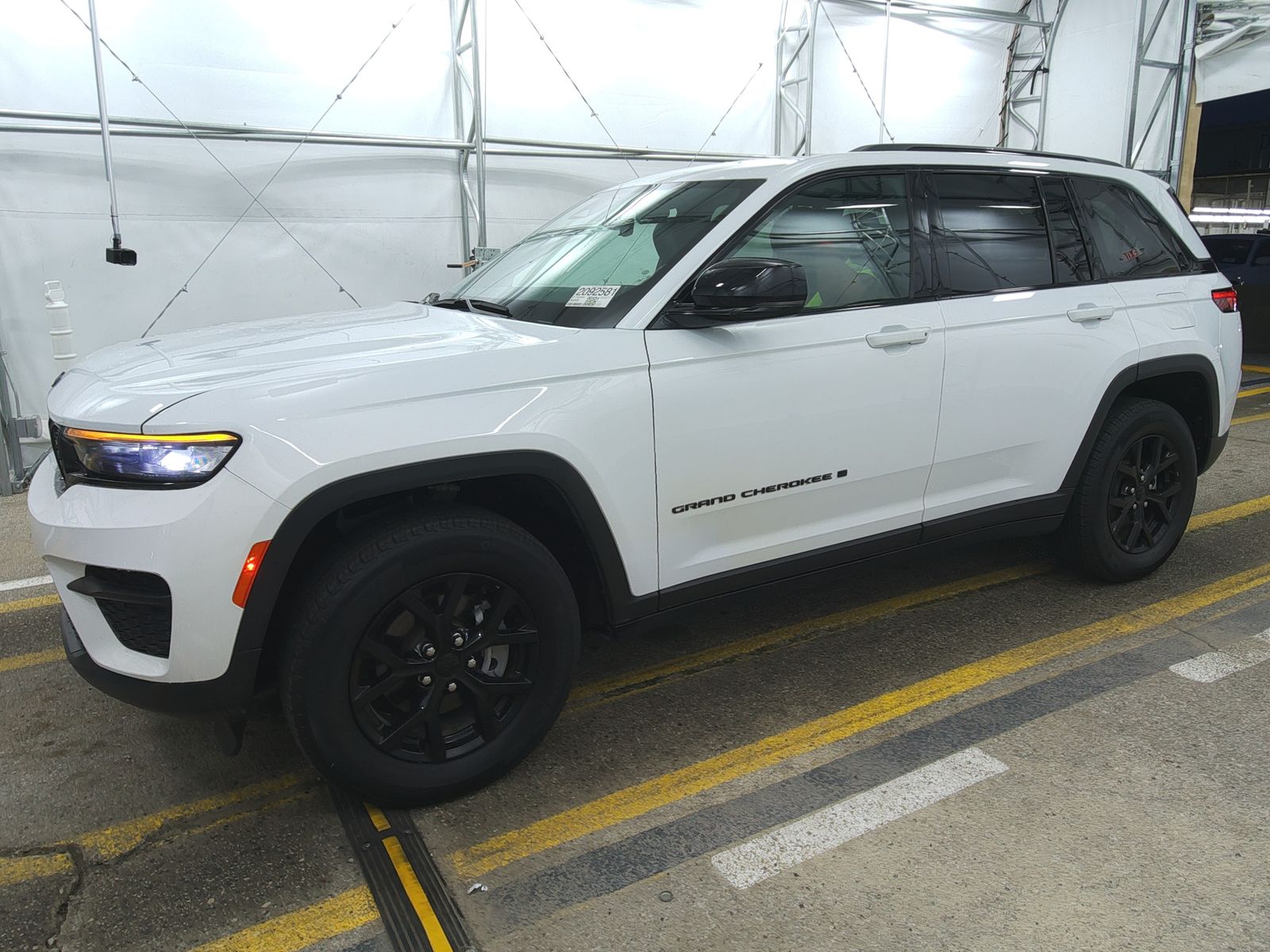 2025 Jeep Grand Cherokee Altitude AWD