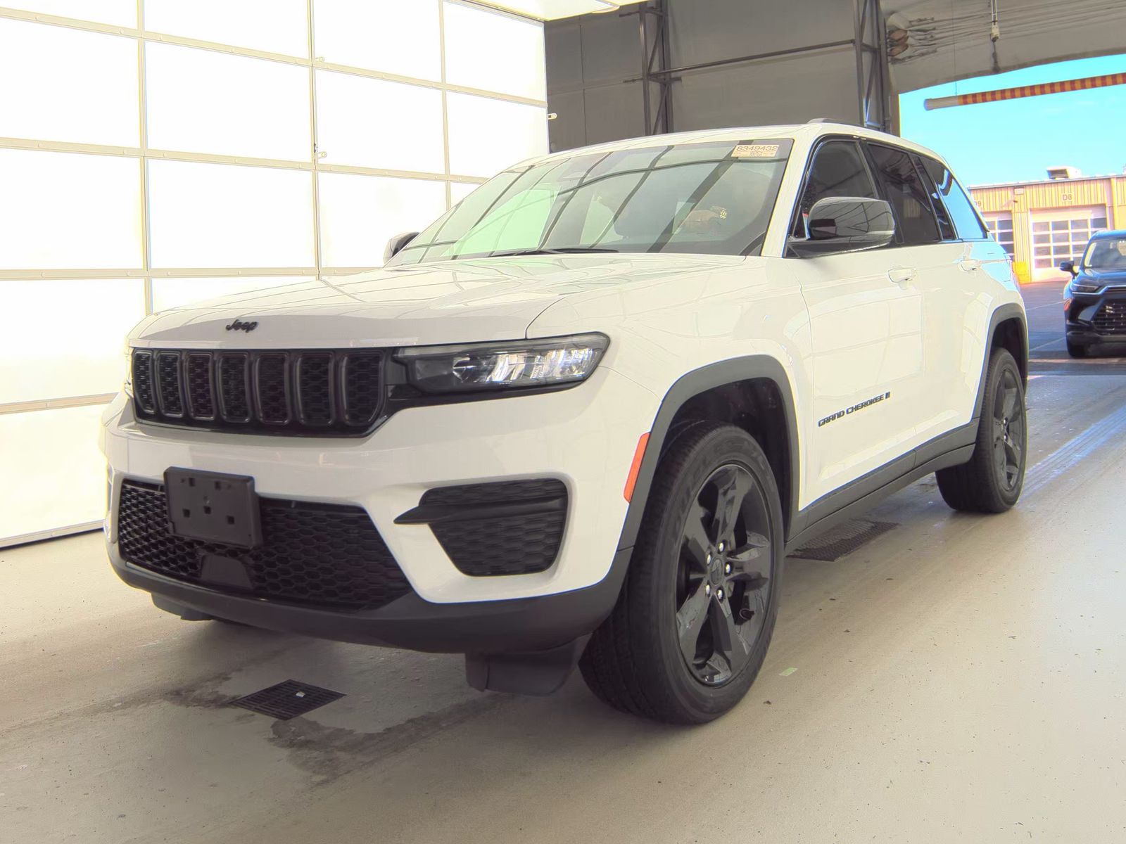 2023 Jeep Grand Cherokee Altitude AWD