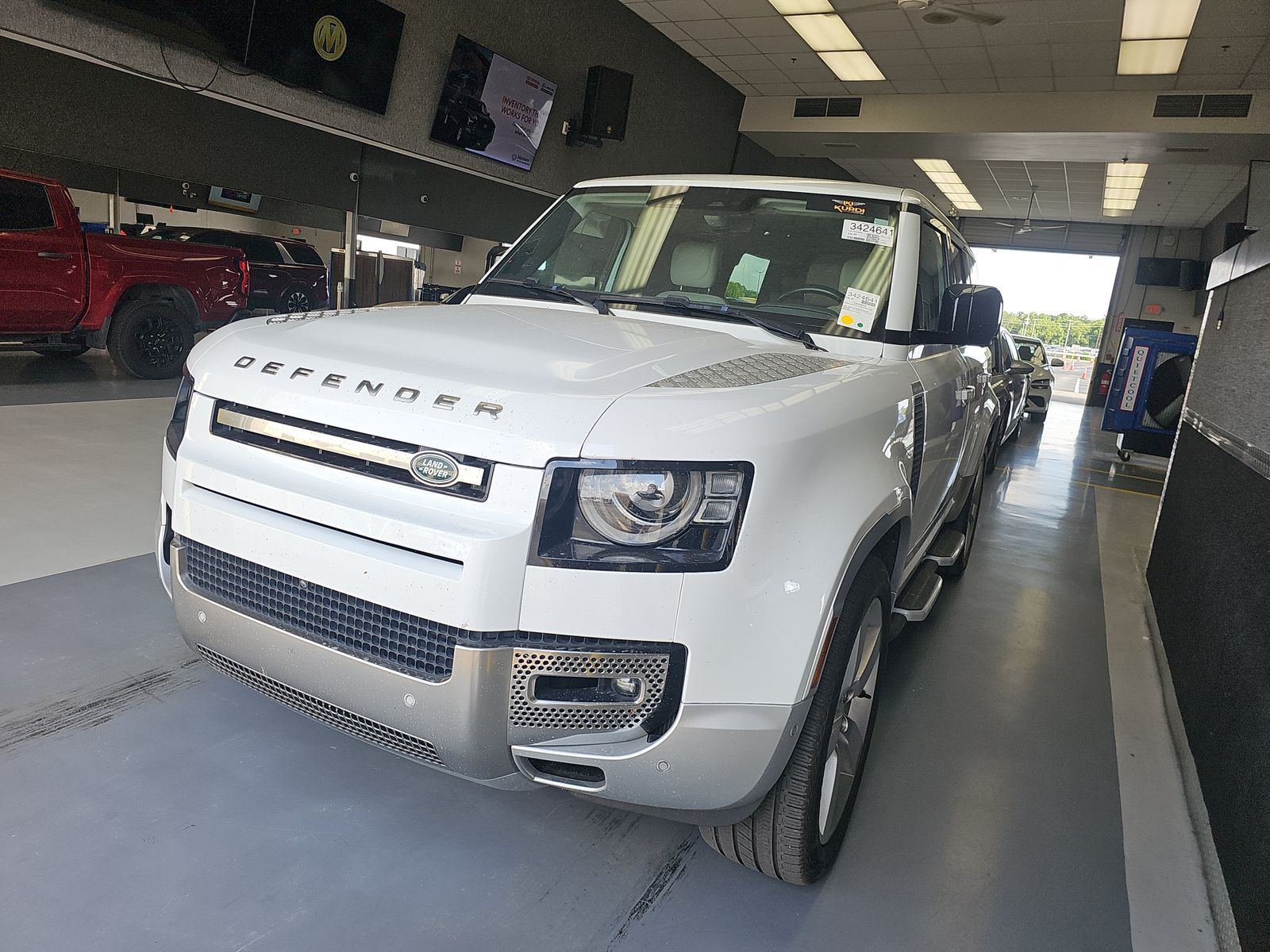 2023 Land Rover Defender 130 First Edition AWD