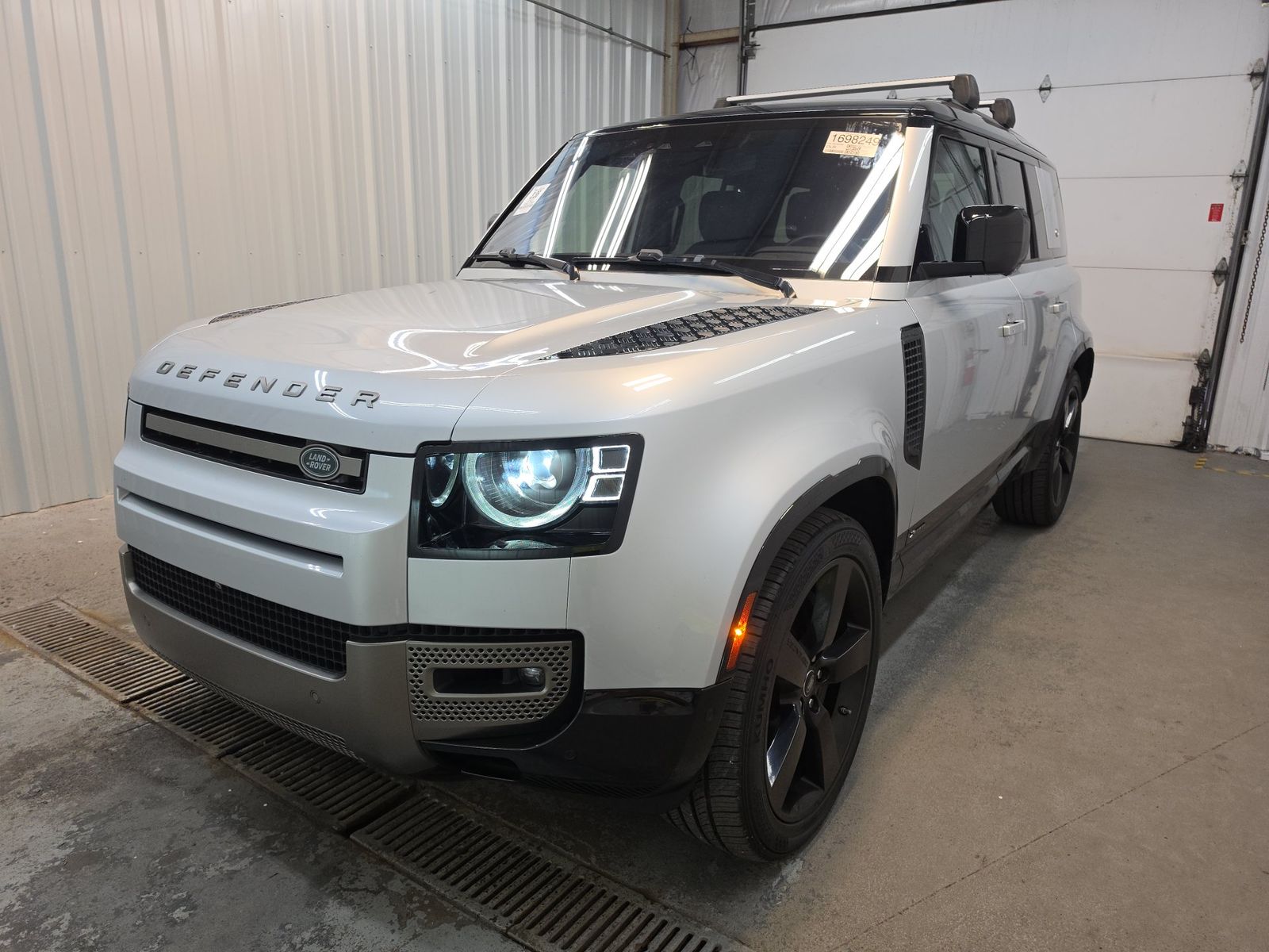 2021 Land Rover Defender 110 X-Dynamic SE AWD