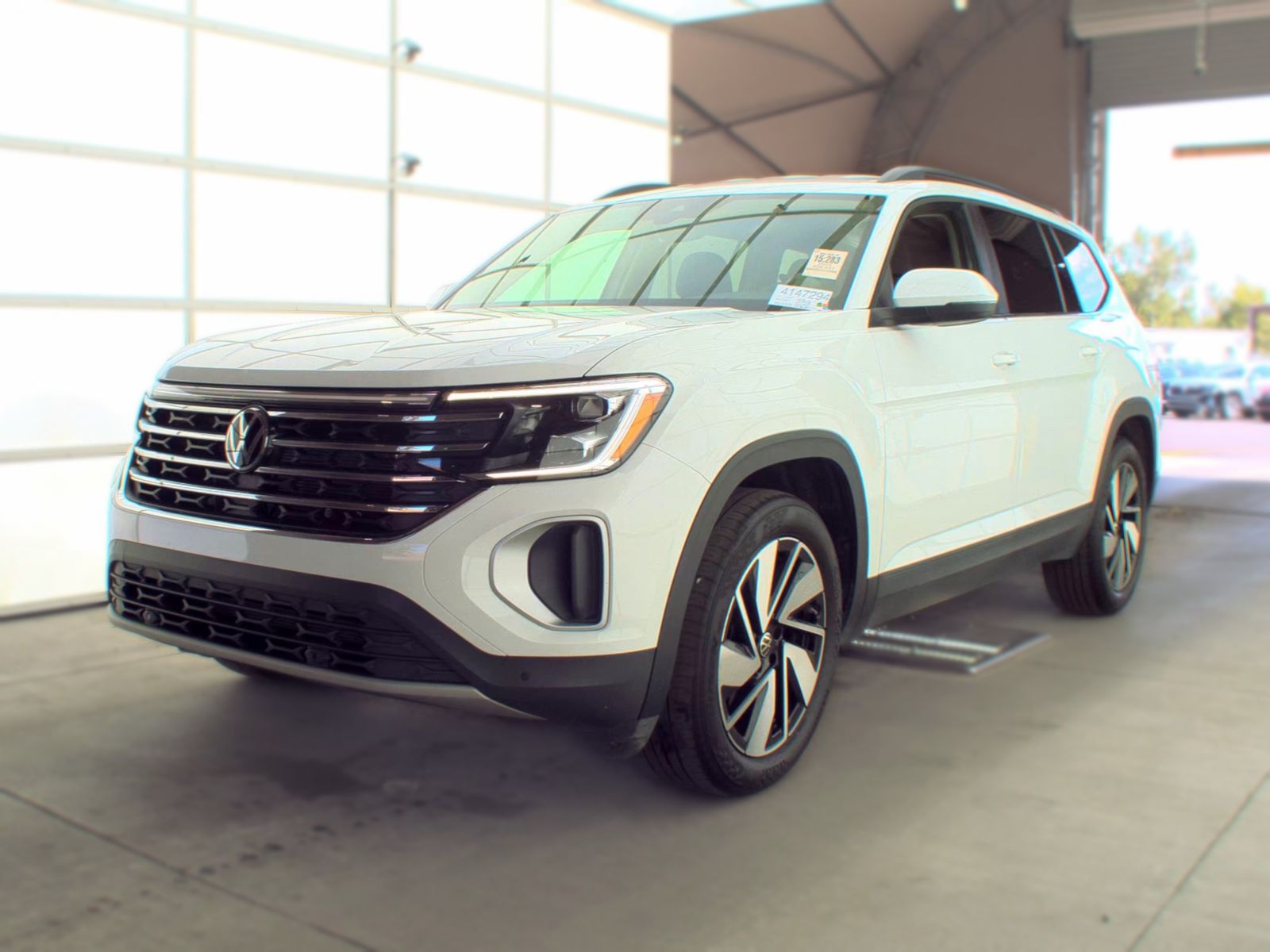 2025 Volkswagen Atlas 2.0T SE FWD