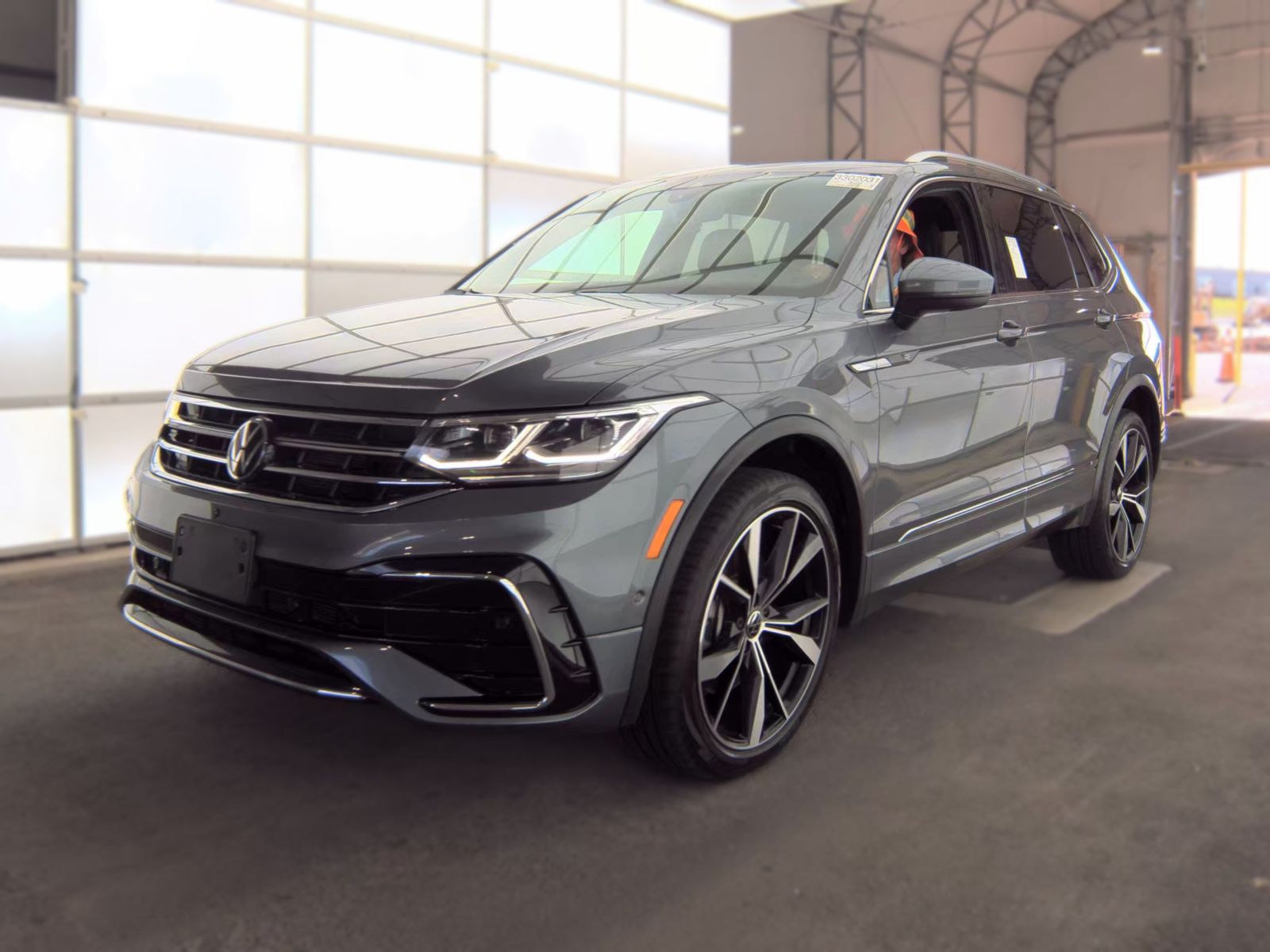 2024 Volkswagen Tiguan 2.0T SEL R-Line AWD