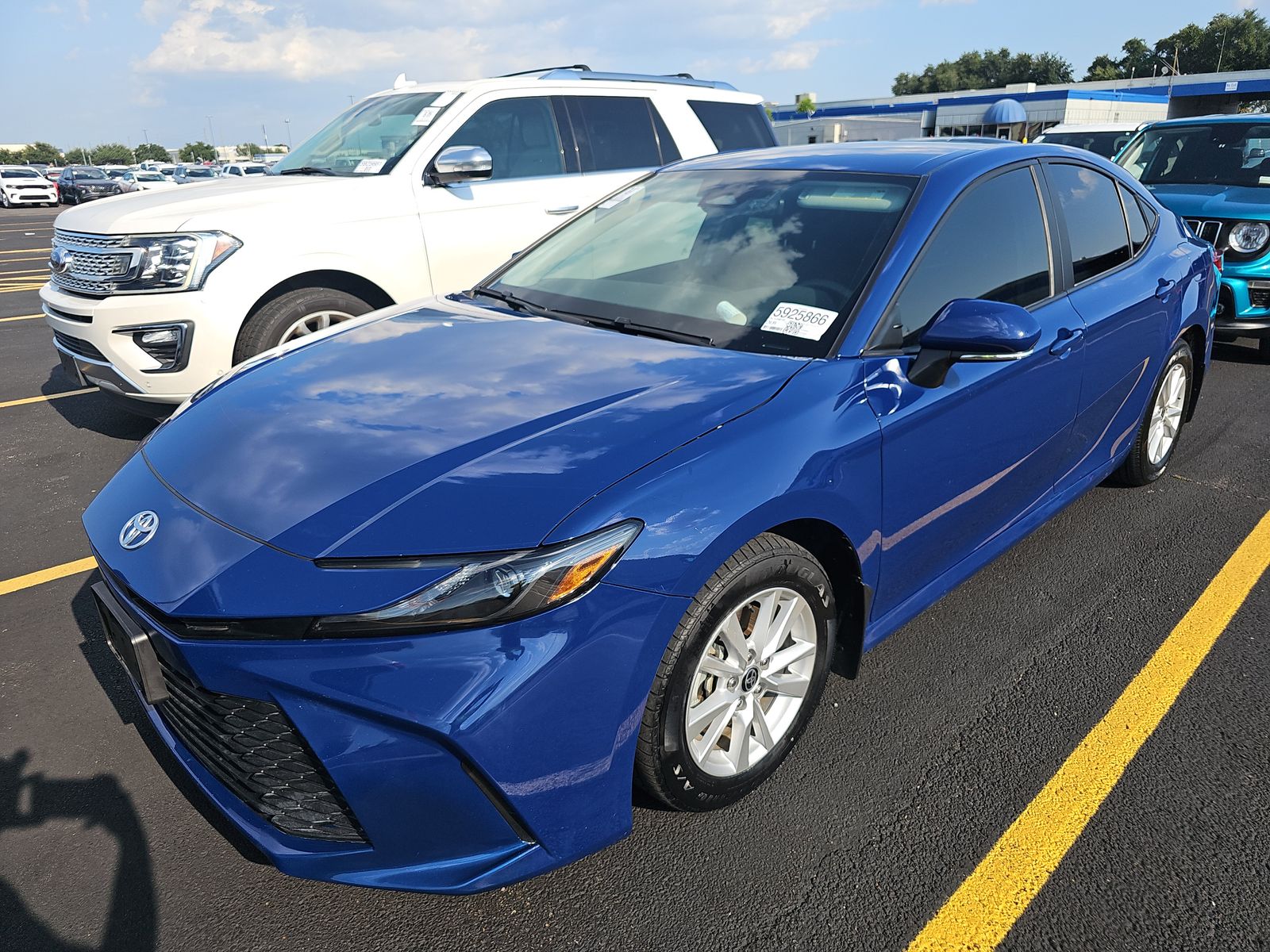 2025 Toyota Camry LE FWD