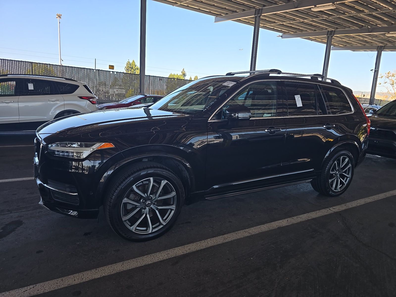 2017 Volvo XC90 T6 Momentum AWD
