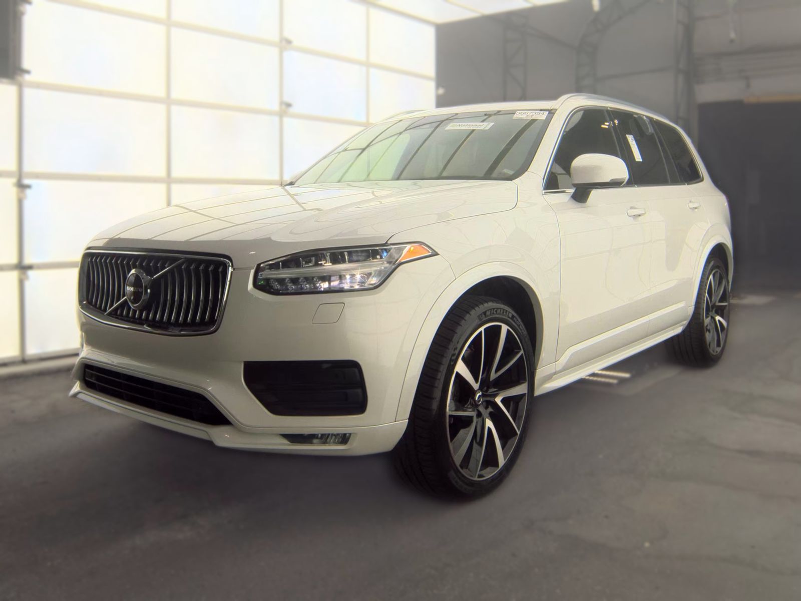 2022 Volvo XC90 T6 Momentum AWD