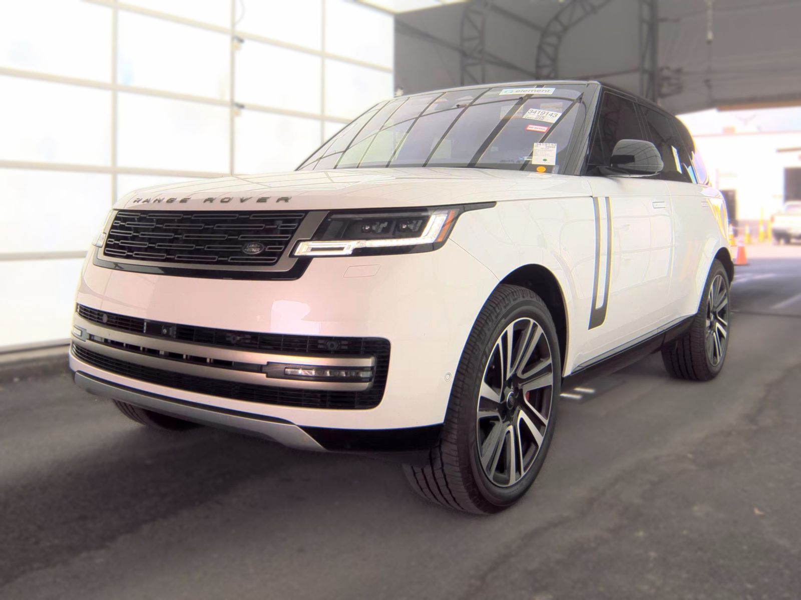 2023 Land Rover Range Rover SE FWD