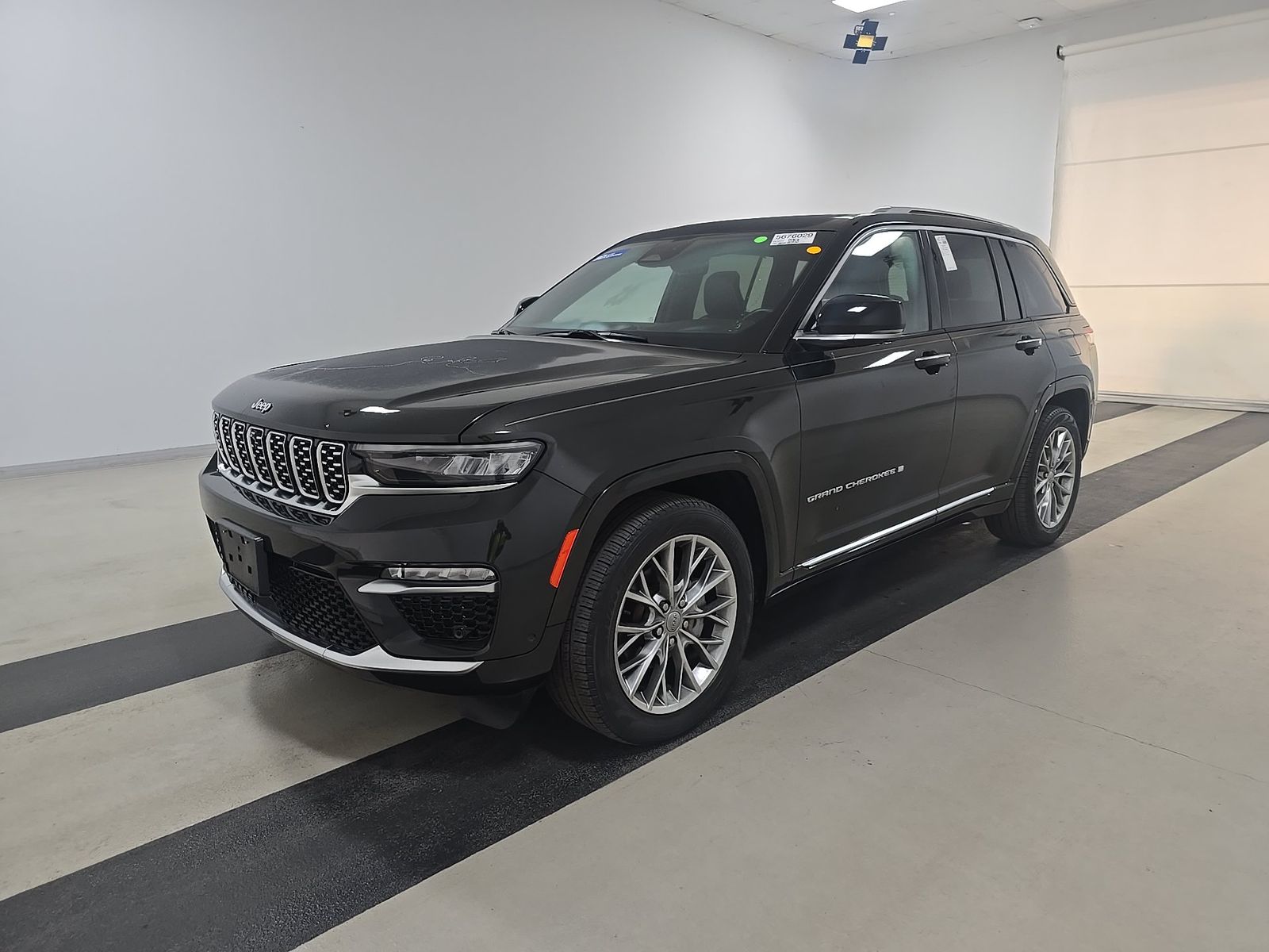 2023 Jeep Grand Cherokee Summit AWD