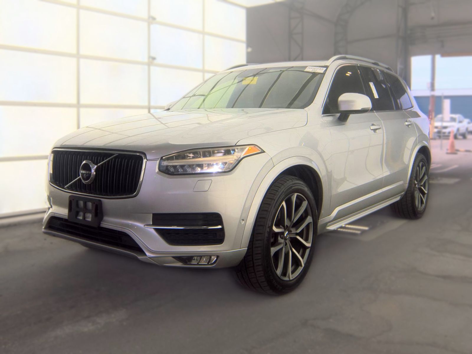 2017 Volvo XC90 T6 Momentum AWD