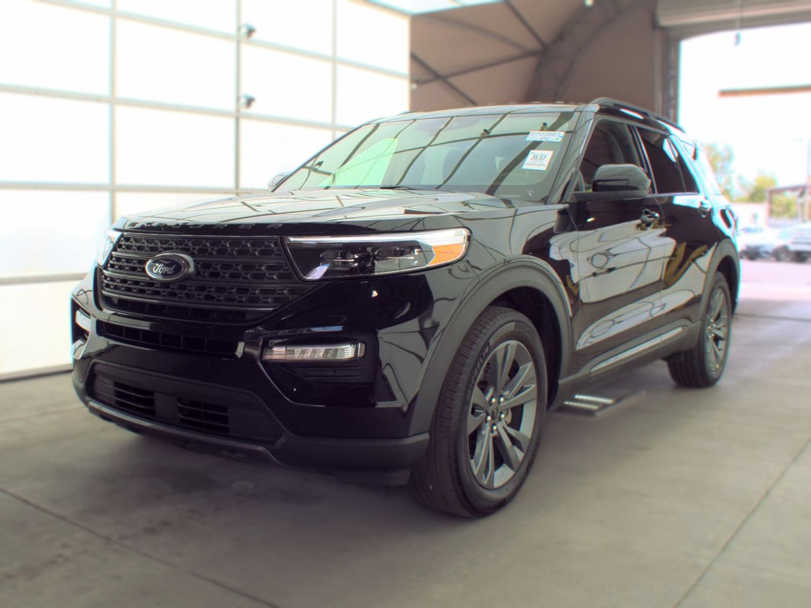 2023 Ford Explorer XLT AWD