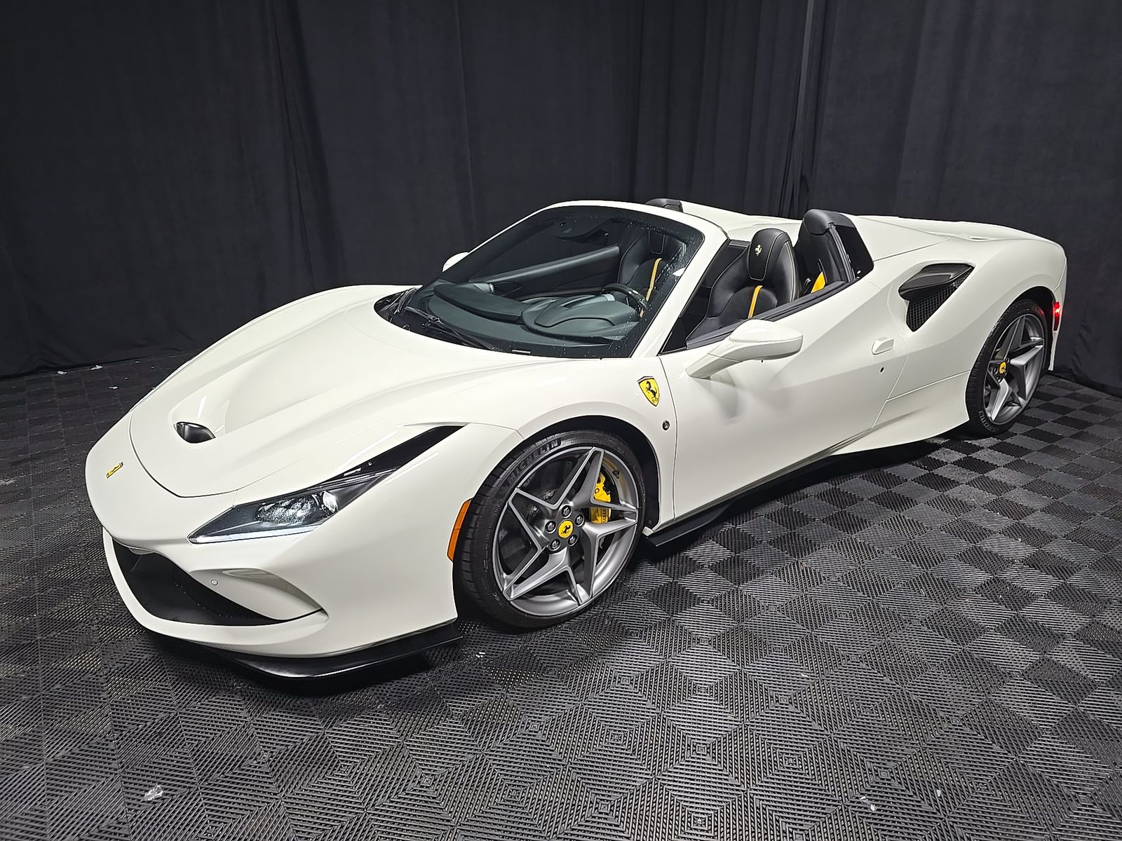 2021 Ferrari F8 Base RWD