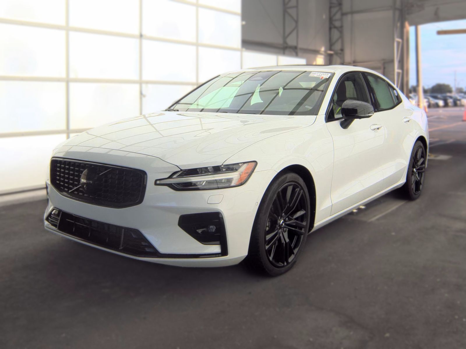 2024 Volvo S60 B5 Plus AWD