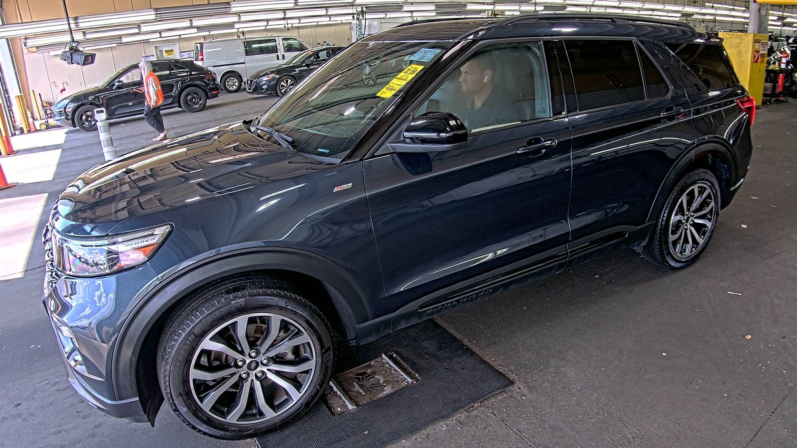 2023 Ford Explorer ST-Line AWD