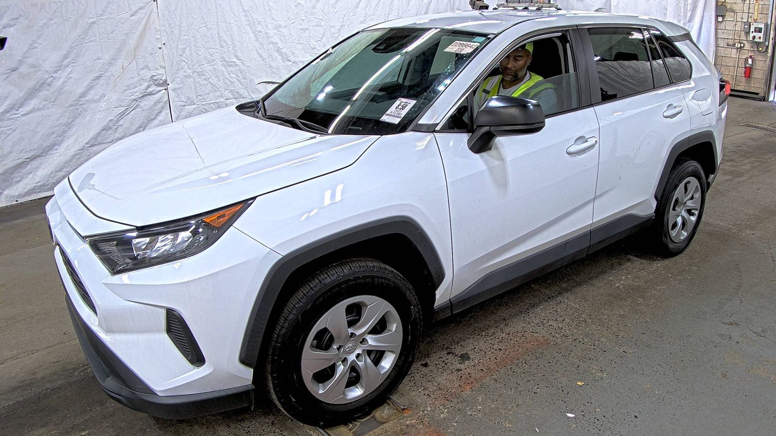 2022 Toyota RAV4 LE AWD