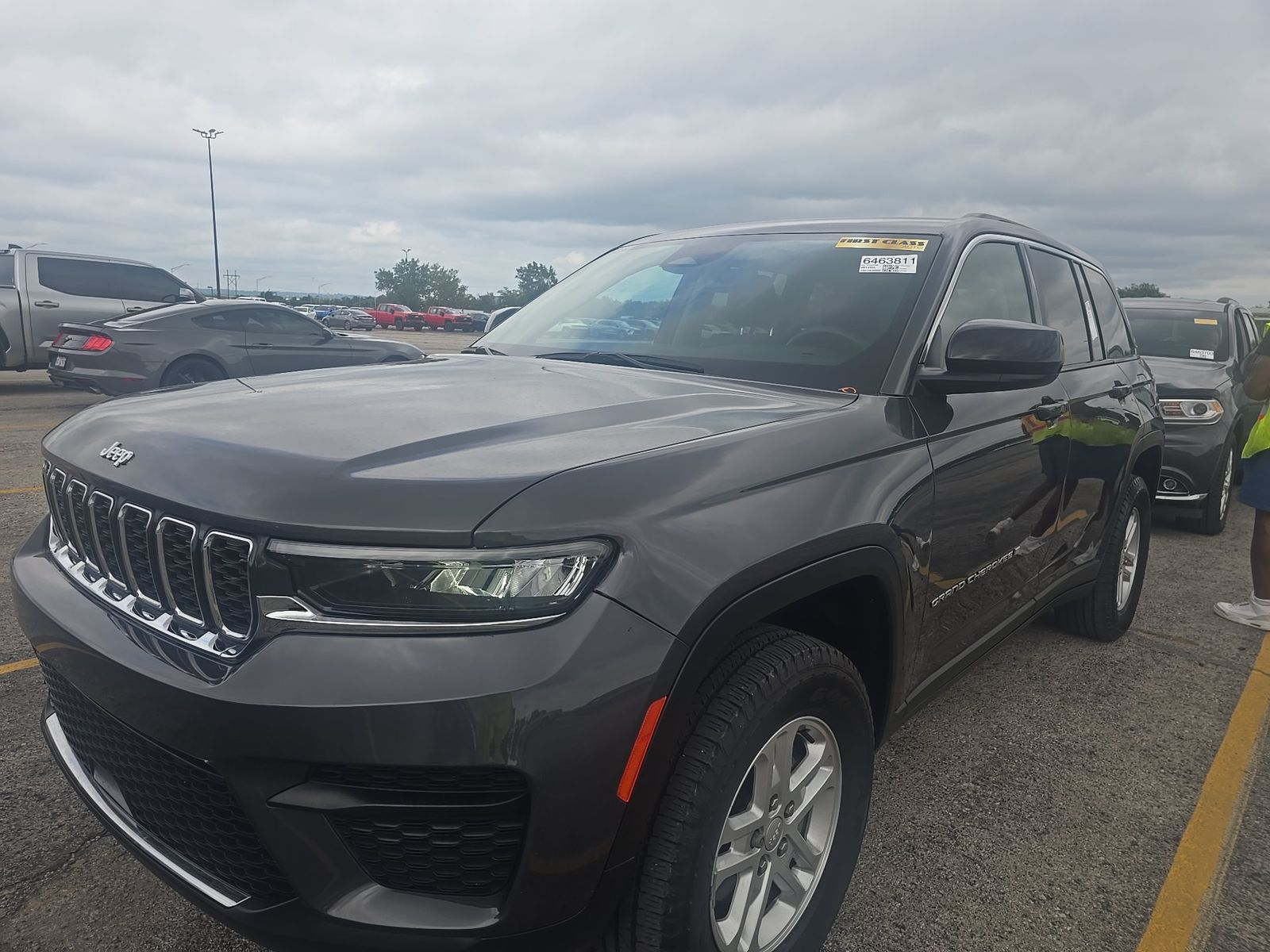 2023 Jeep Grand Cherokee Laredo AWD