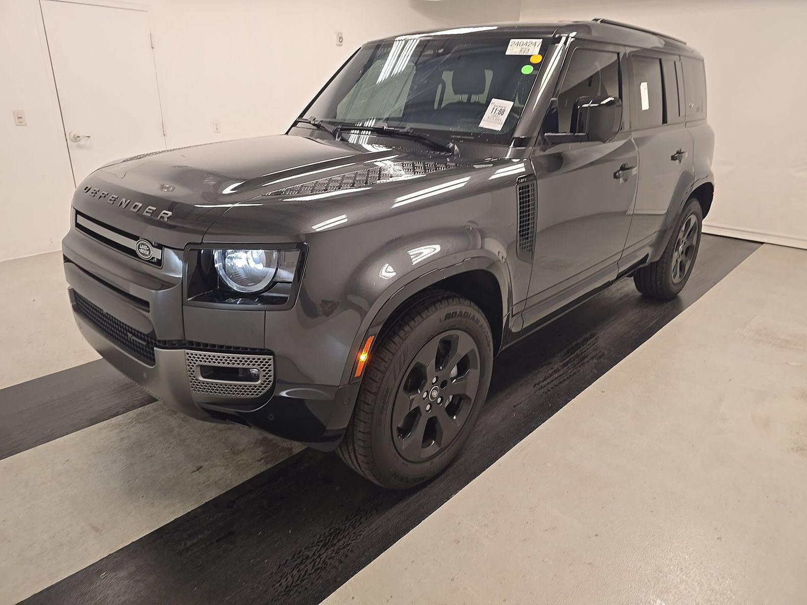 2022 Land Rover Defender 110 X-Dynamic SE AWD