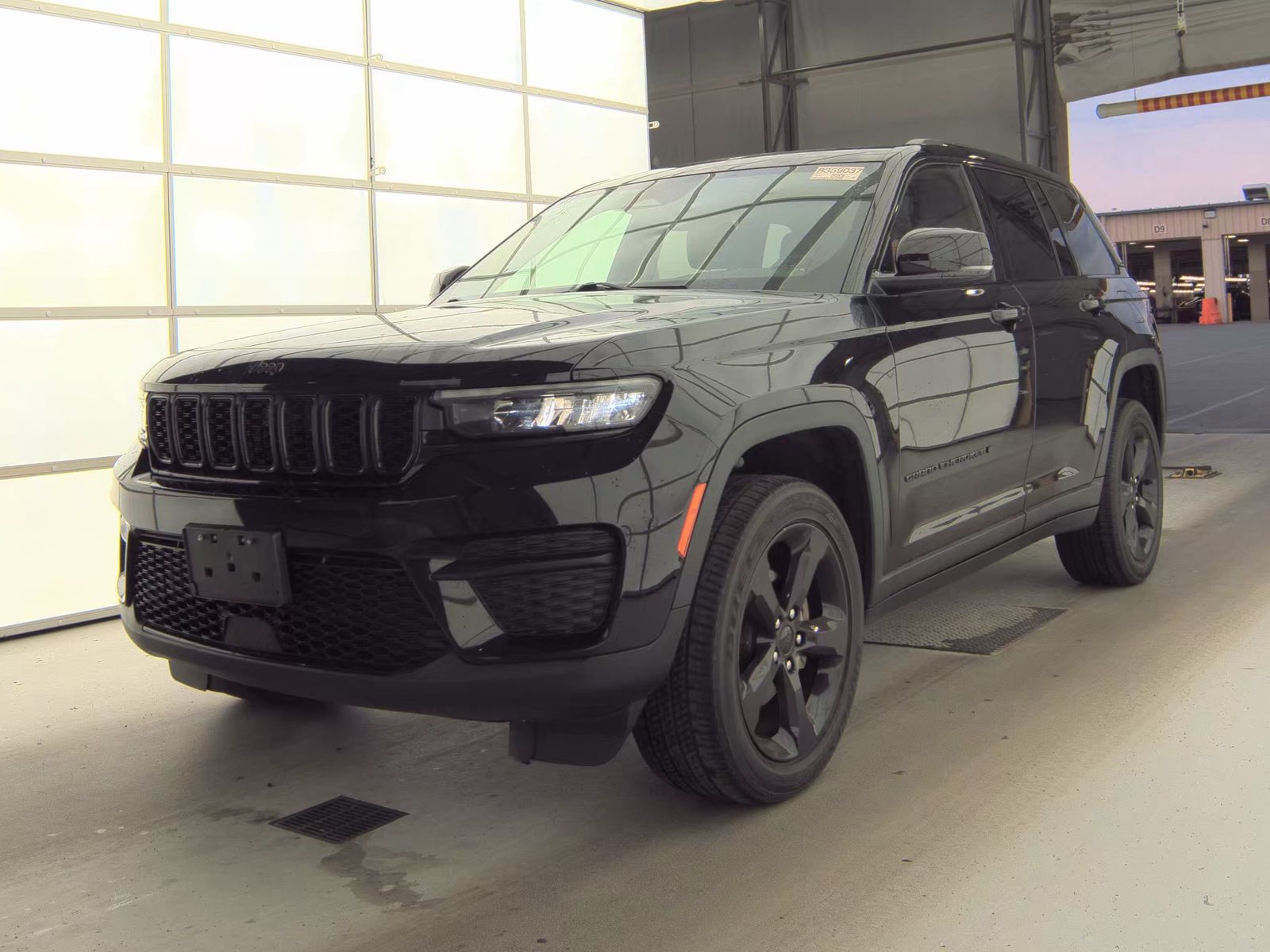 2023 Jeep Grand Cherokee Altitude AWD