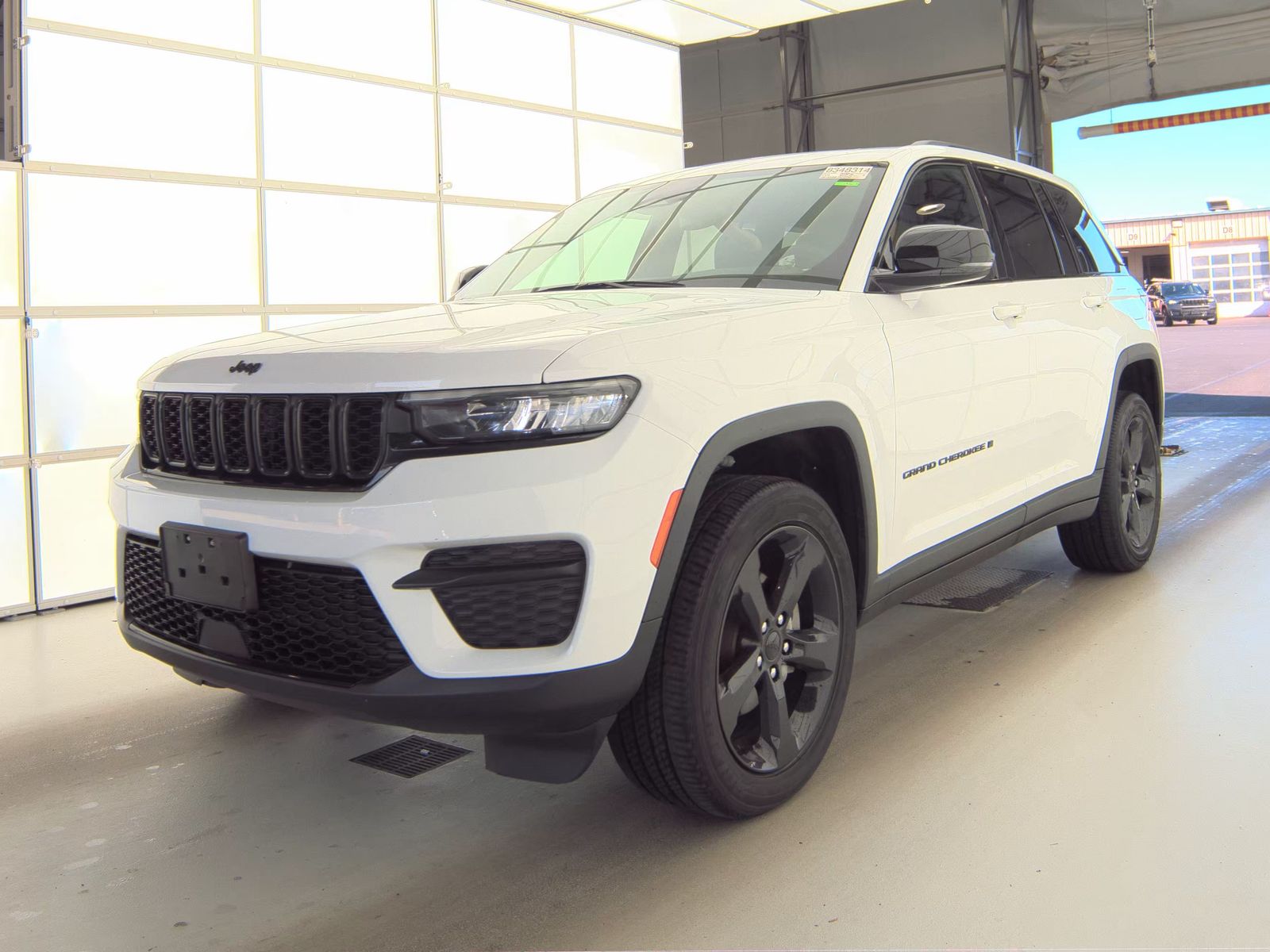 2023 Jeep Grand Cherokee Altitude AWD
