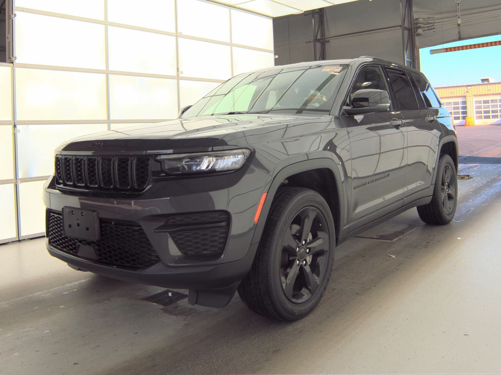 2023 Jeep Grand Cherokee Altitude AWD