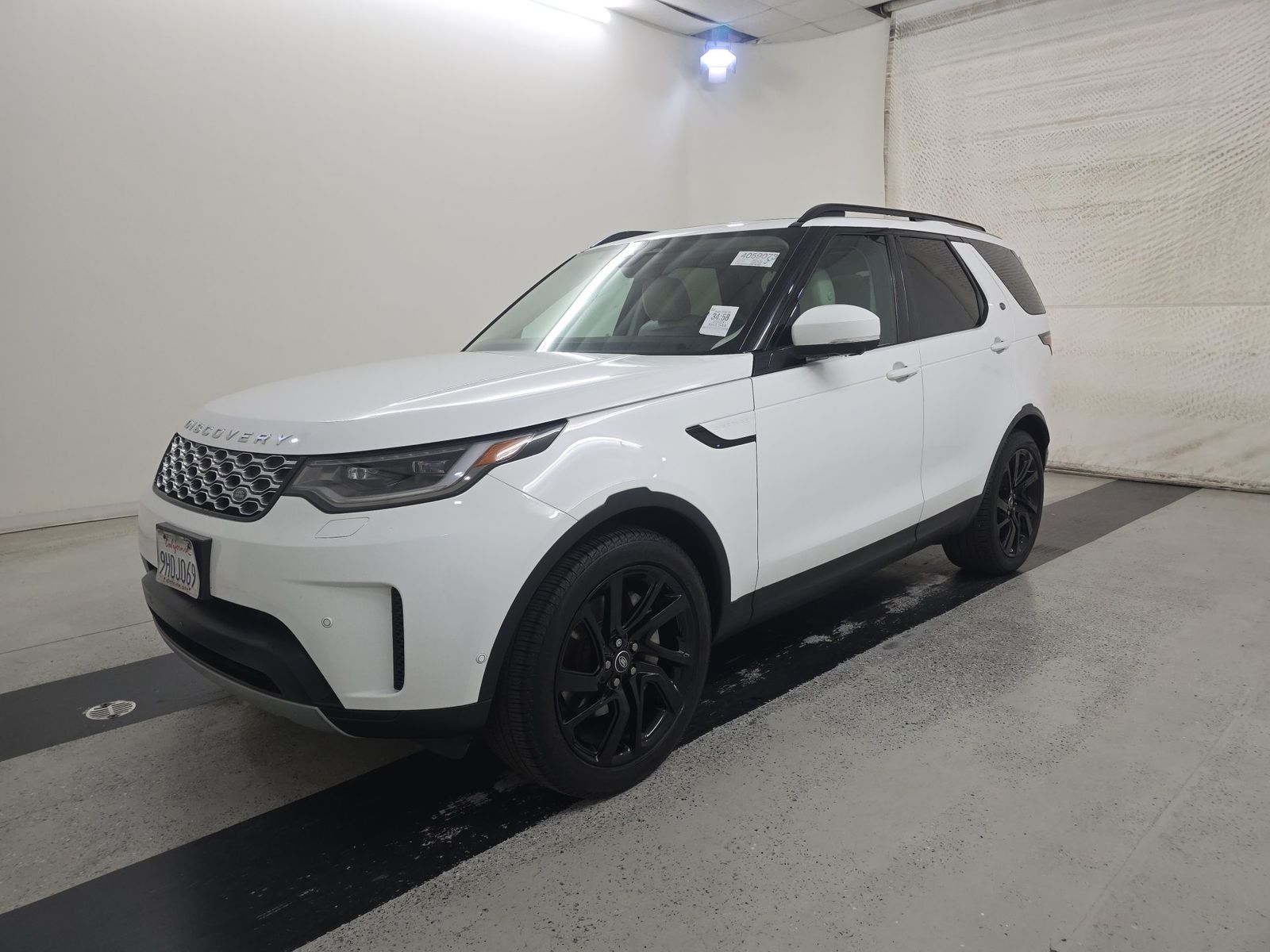 2023 Land Rover Discovery S FWD