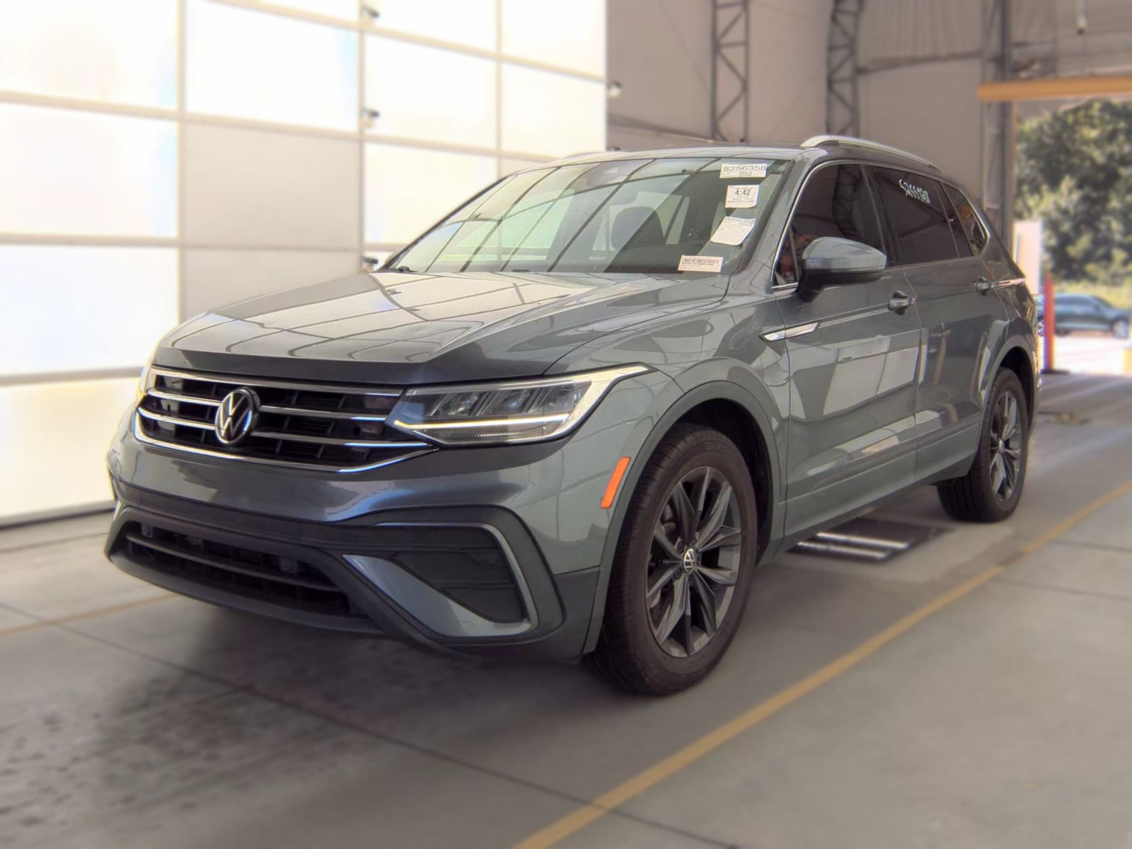 2022 Volkswagen Tiguan 2.0T SE FWD