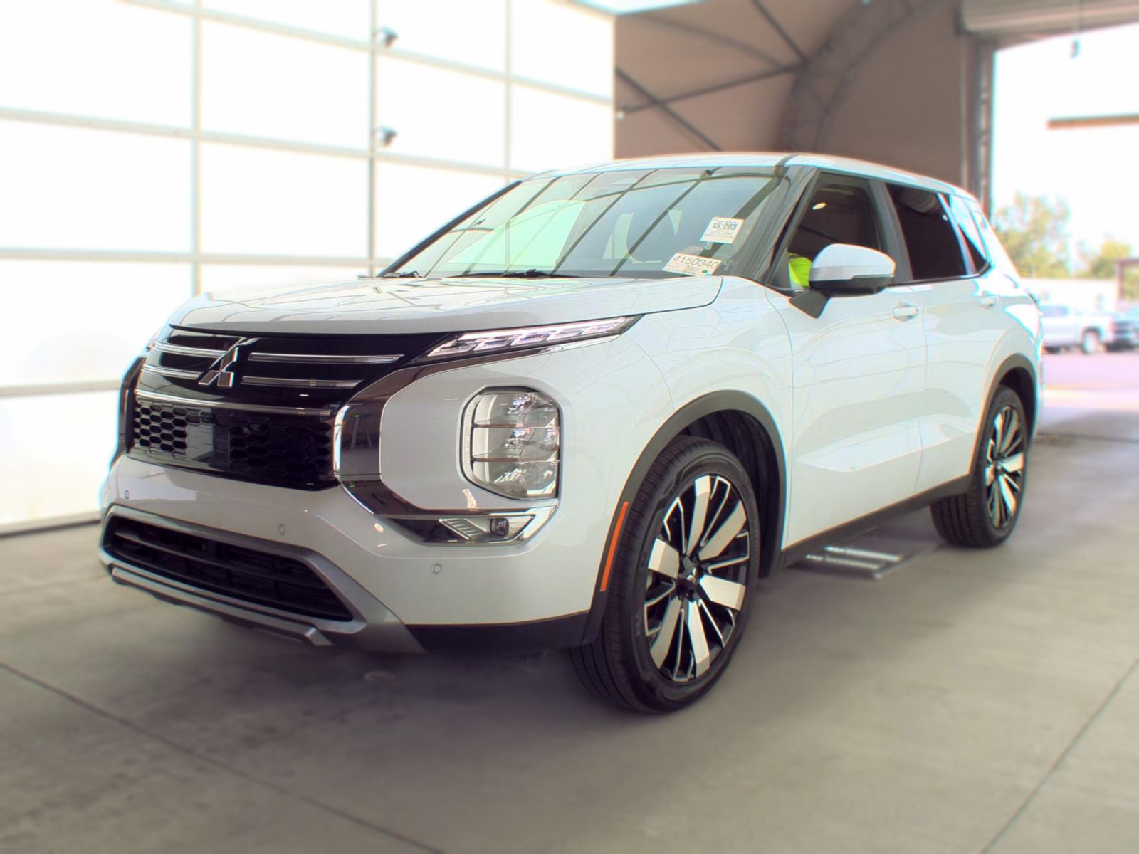 2025 Mitsubishi Outlander SE FWD
