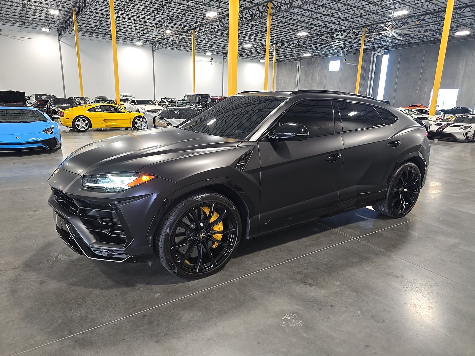 2022 Lamborghini Urus Base AWD