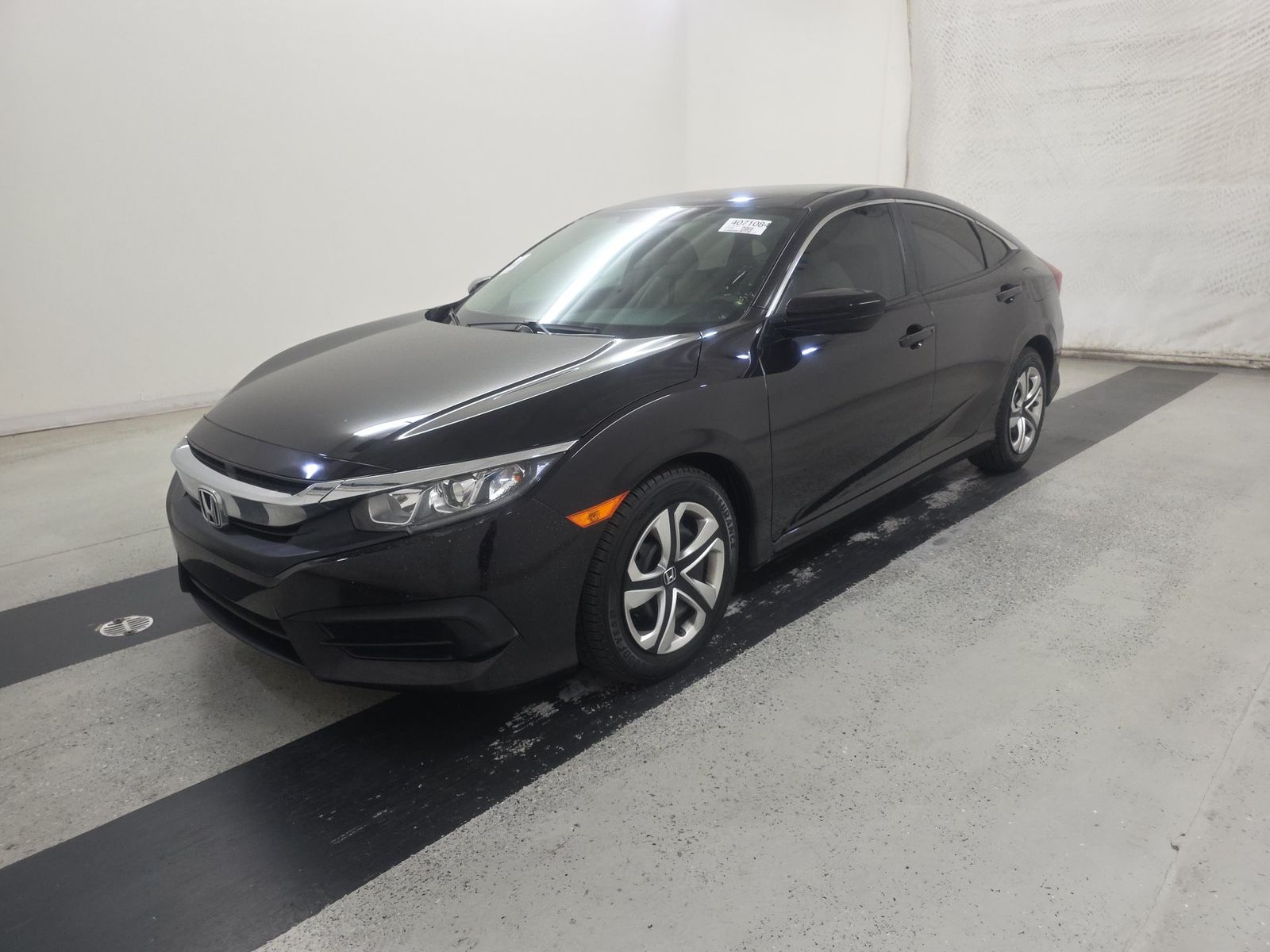 2018 Honda Civic Sedan LX, фото 1