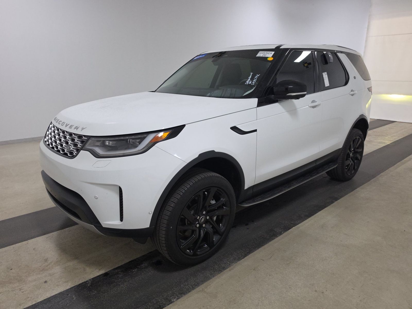 2024 Land Rover Discovery S FWD